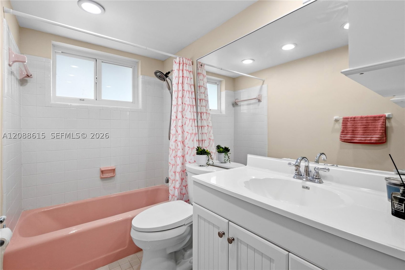 Real estate property located at 960 Crystal Lake Dr #112, Broward, Crystal Lake 960 Condo, Deerfield Beach, FL