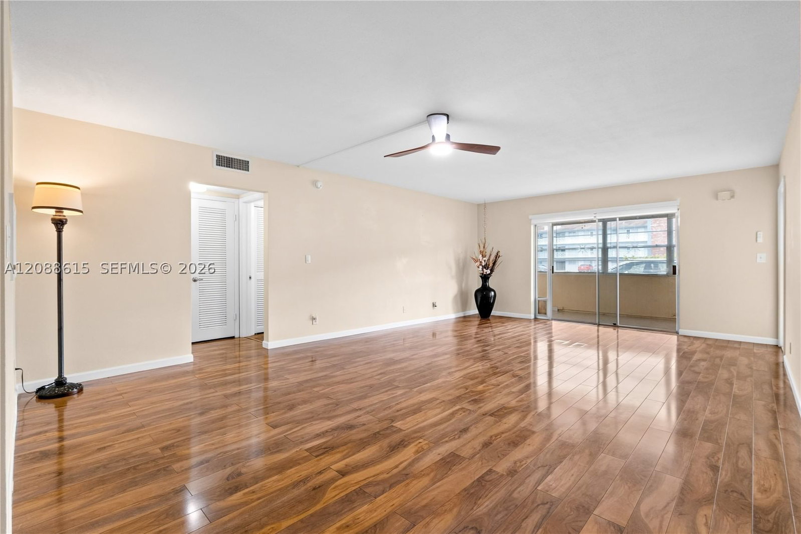 Real estate property located at 960 Crystal Lake Dr #112, Broward, Crystal Lake 960 Condo, Deerfield Beach, FL