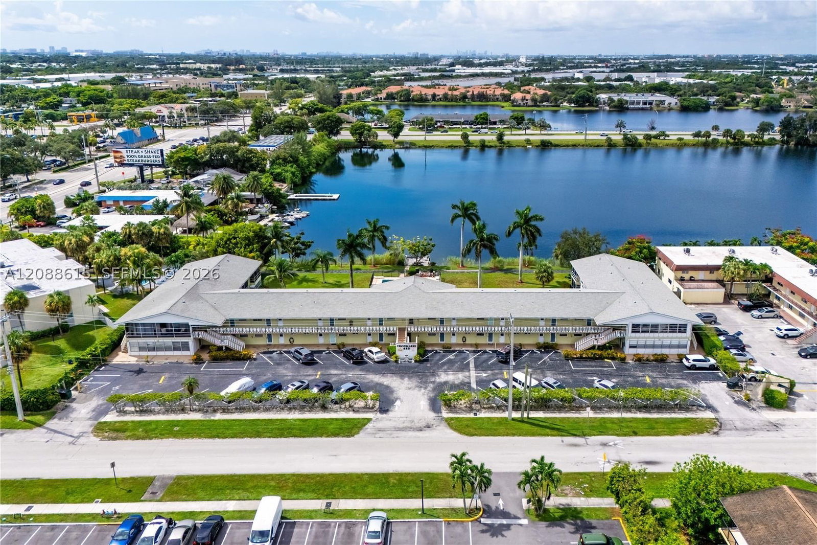 Real estate property located at 960 Crystal Lake Dr #112, Broward, Crystal Lake 960 Condo, Deerfield Beach, FL