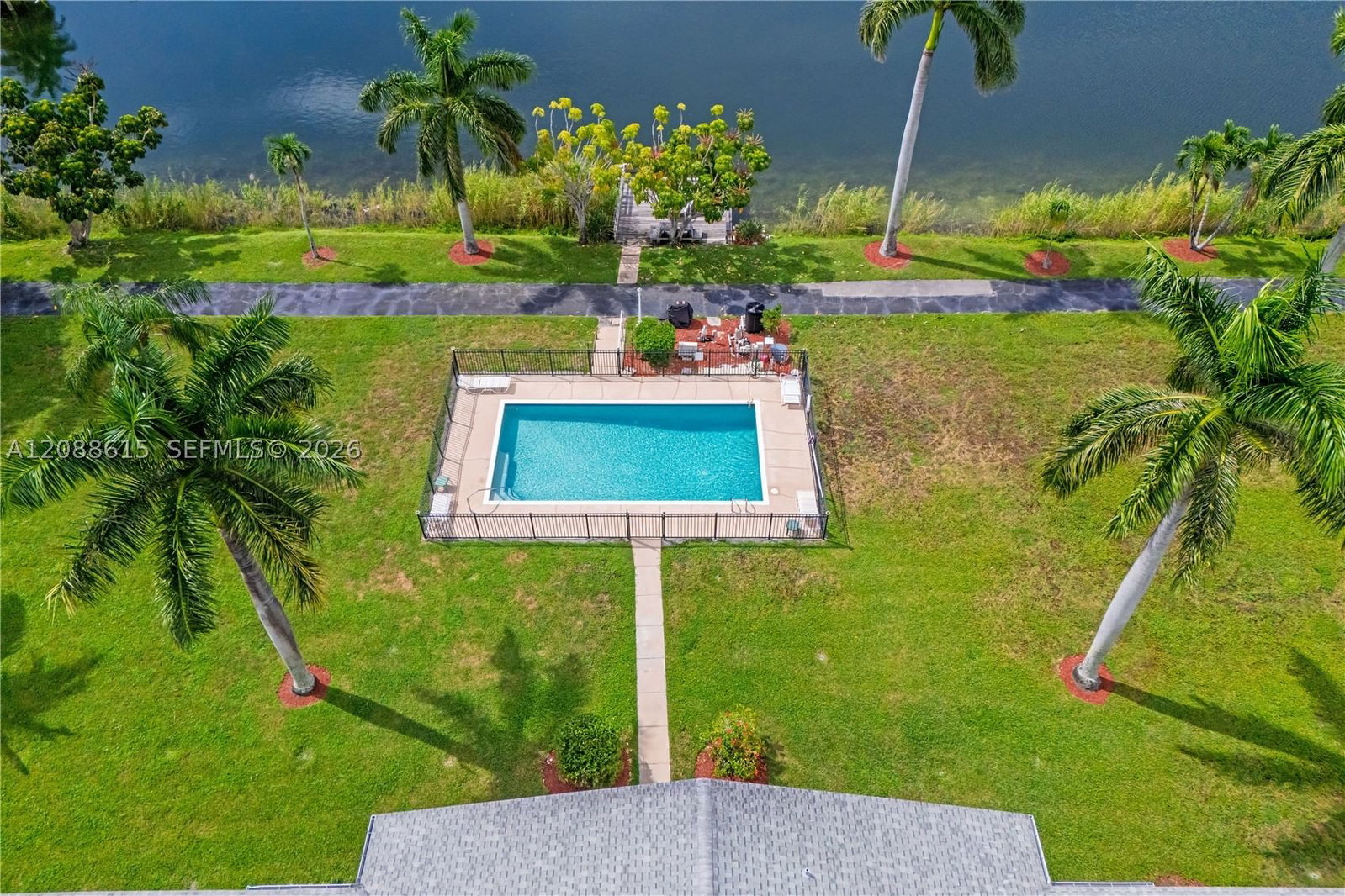 Real estate property located at 960 Crystal Lake Dr #112, Broward, Crystal Lake 960 Condo, Deerfield Beach, FL