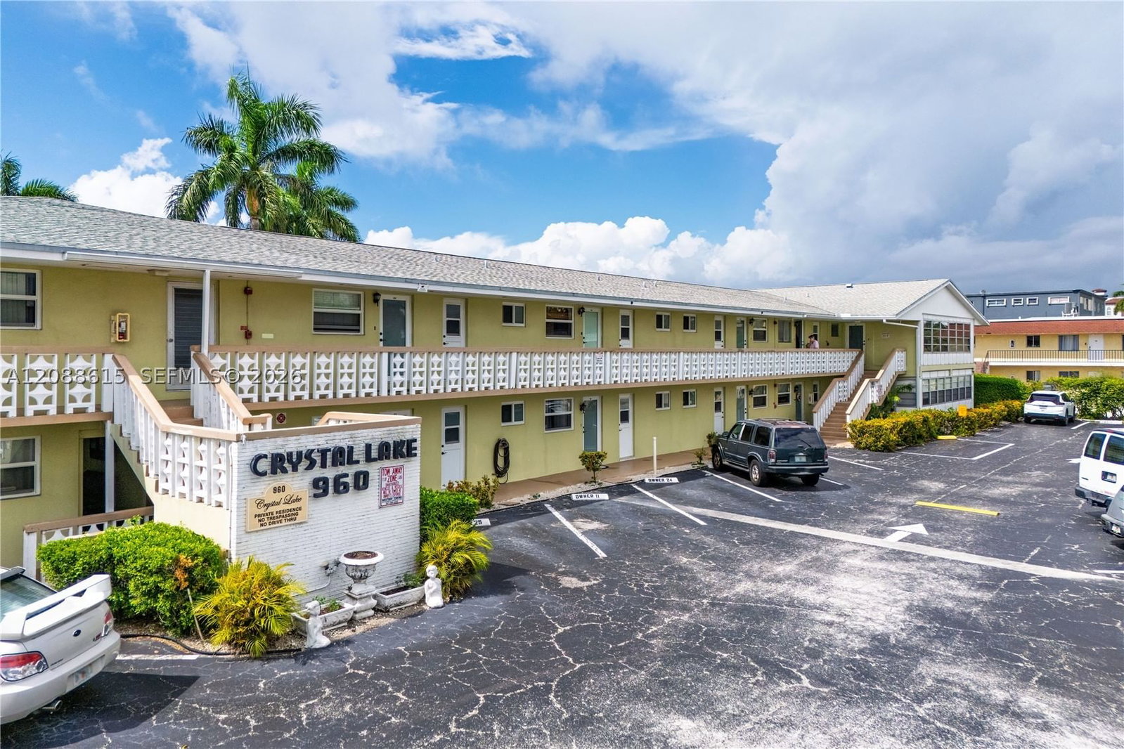 Real estate property located at 960 Crystal Lake Dr #112, Broward, Crystal Lake 960 Condo, Deerfield Beach, FL