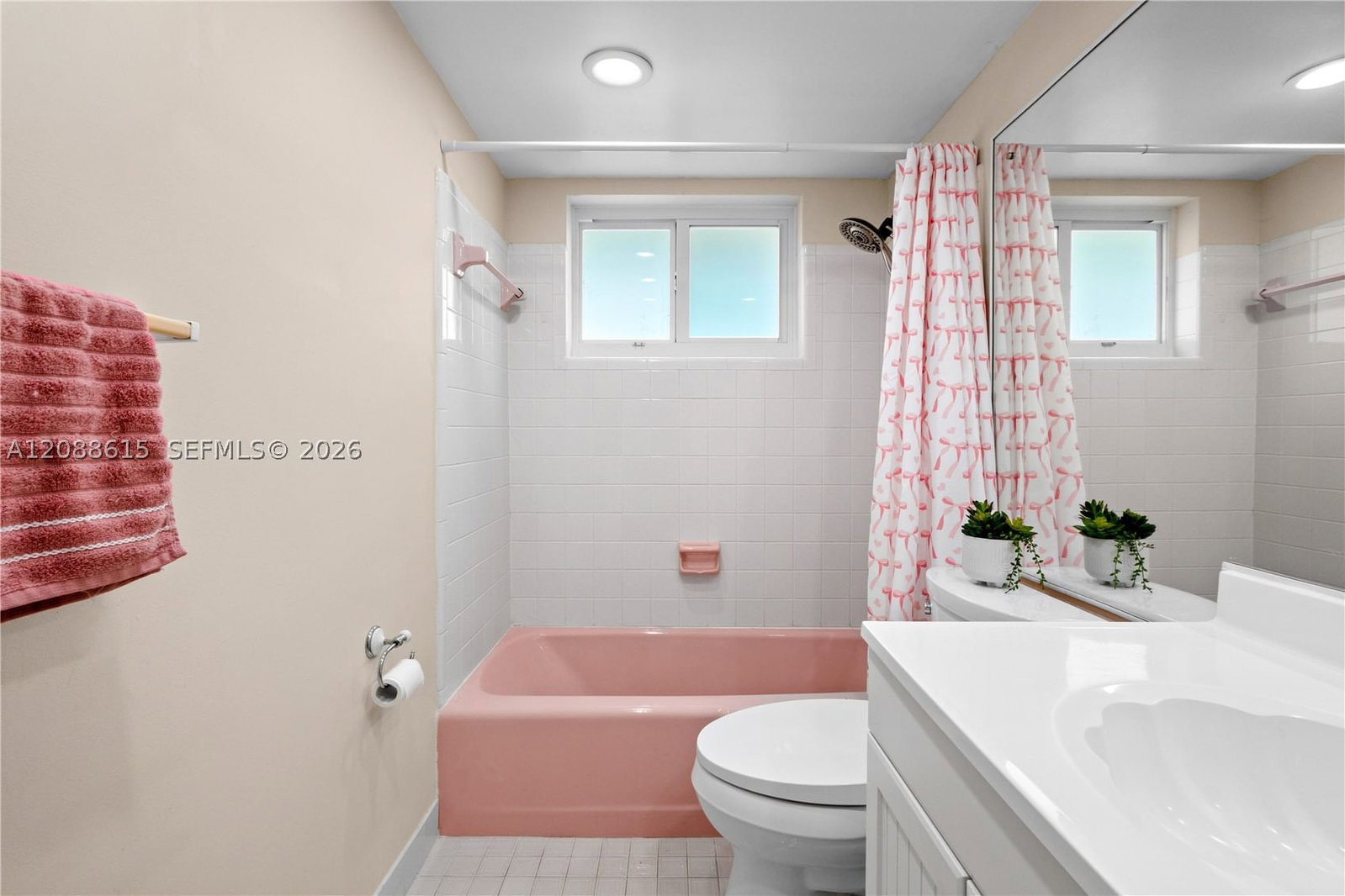 Real estate property located at 960 Crystal Lake Dr #112, Broward, Crystal Lake 960 Condo, Deerfield Beach, FL