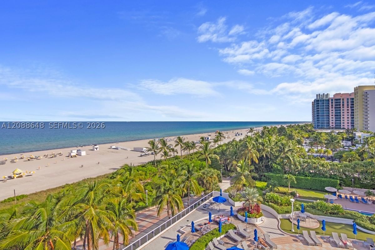 Real estate property located at 100 LINCOLN RD #748, Miami-dade, The Decoplage Condo, Miami Beach, FL