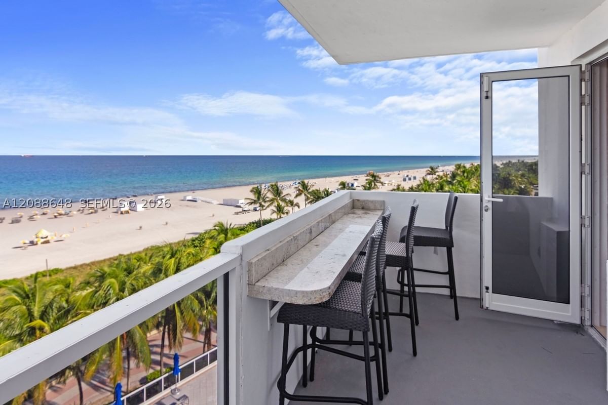 Real estate property located at 100 LINCOLN RD #748, Miami-dade, The Decoplage Condo, Miami Beach, FL