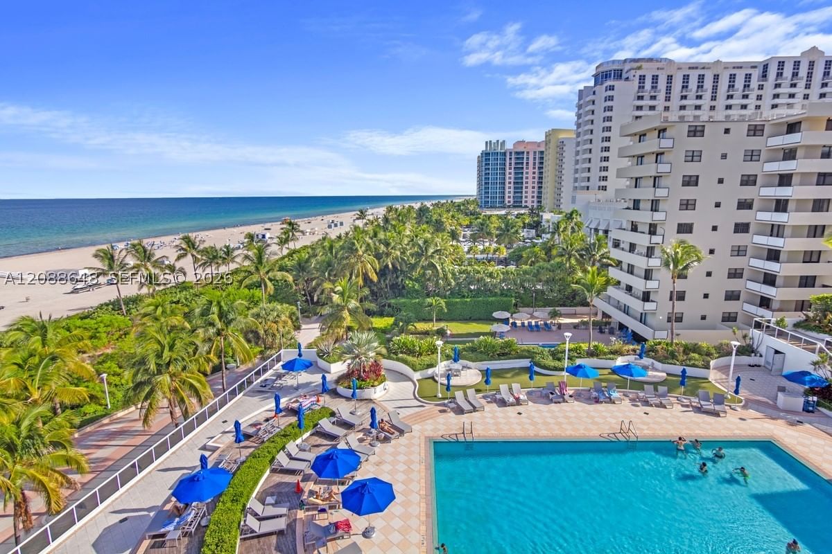 Real estate property located at 100 LINCOLN RD #748, Miami-dade, The Decoplage Condo, Miami Beach, FL