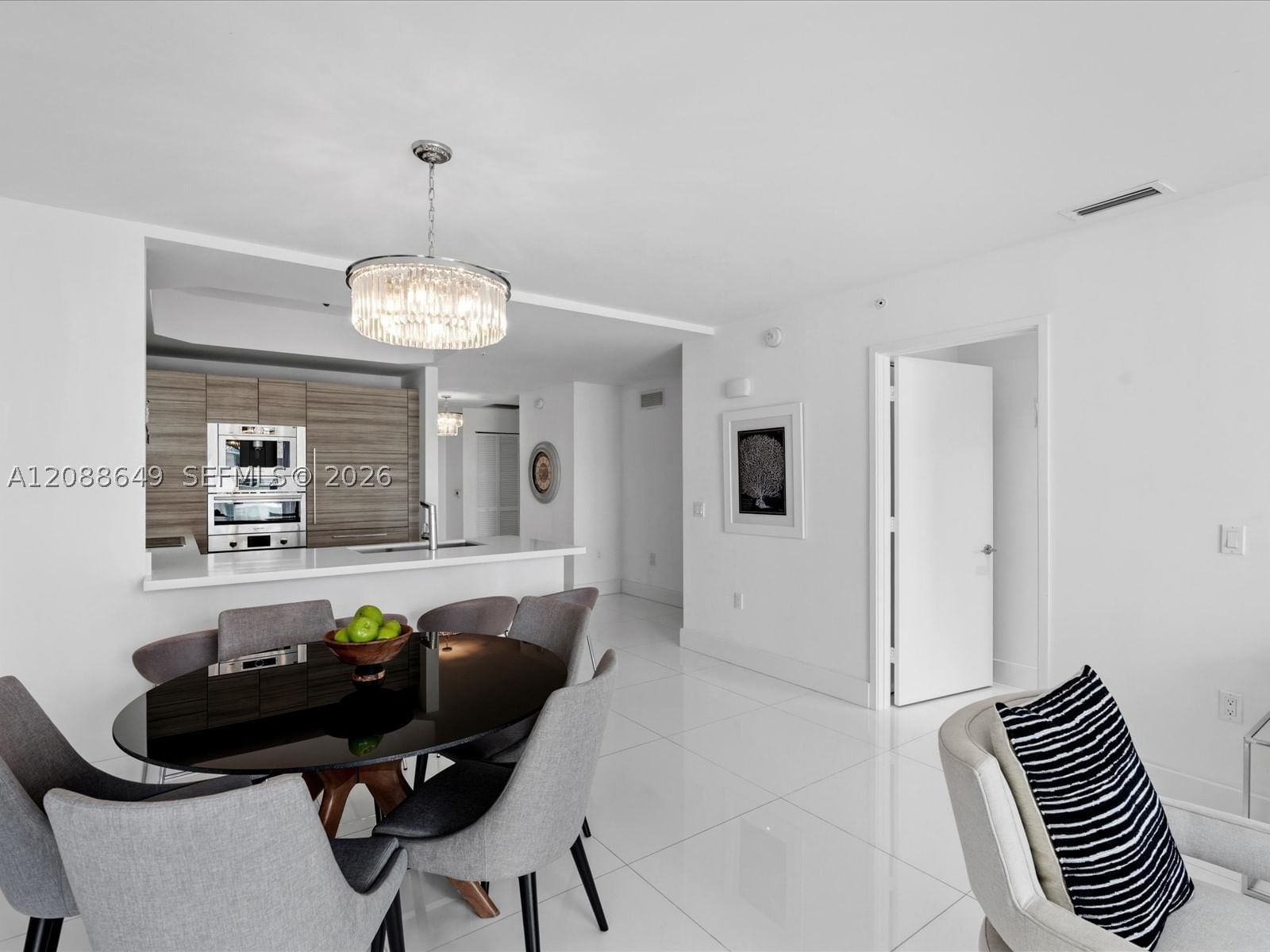 Real estate property located at 300 Sunny Isles Blvd #4-2506, Miami-dade, Parque Towers Condo, Sunny Isles Beach, FL