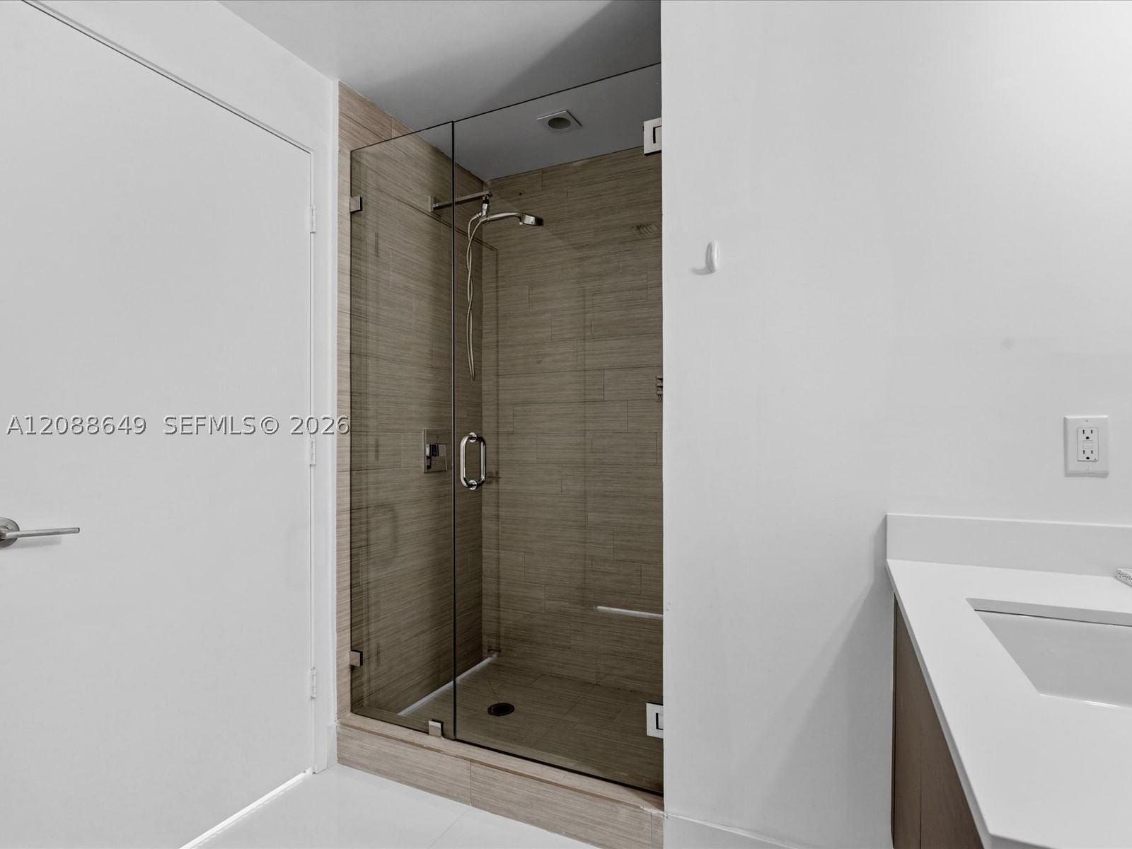 Real estate property located at 300 Sunny Isles Blvd #4-2506, Miami-dade, Parque Towers Condo, Sunny Isles Beach, FL