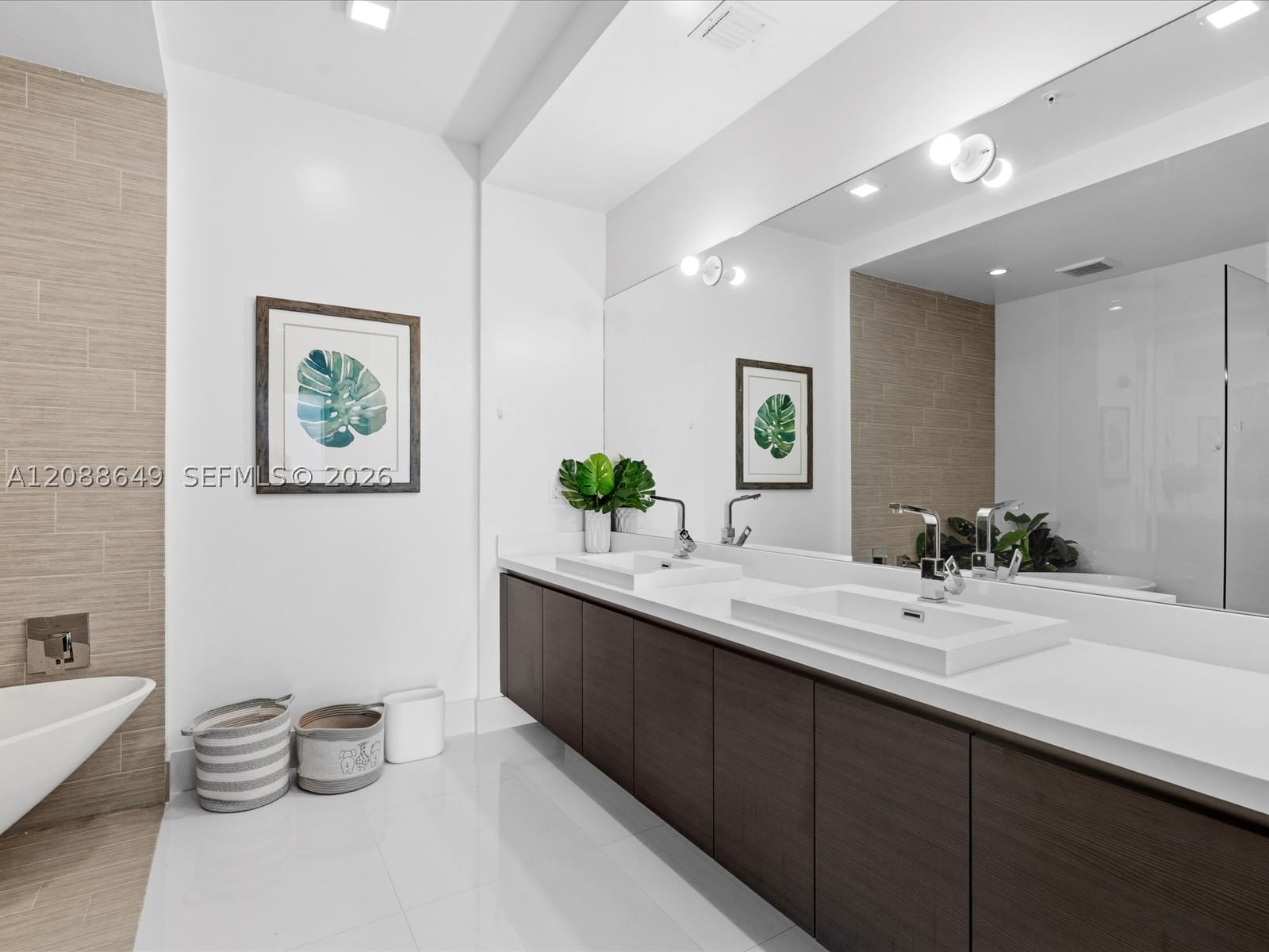 Real estate property located at 300 Sunny Isles Blvd #4-2506, Miami-dade, Parque Towers Condo, Sunny Isles Beach, FL