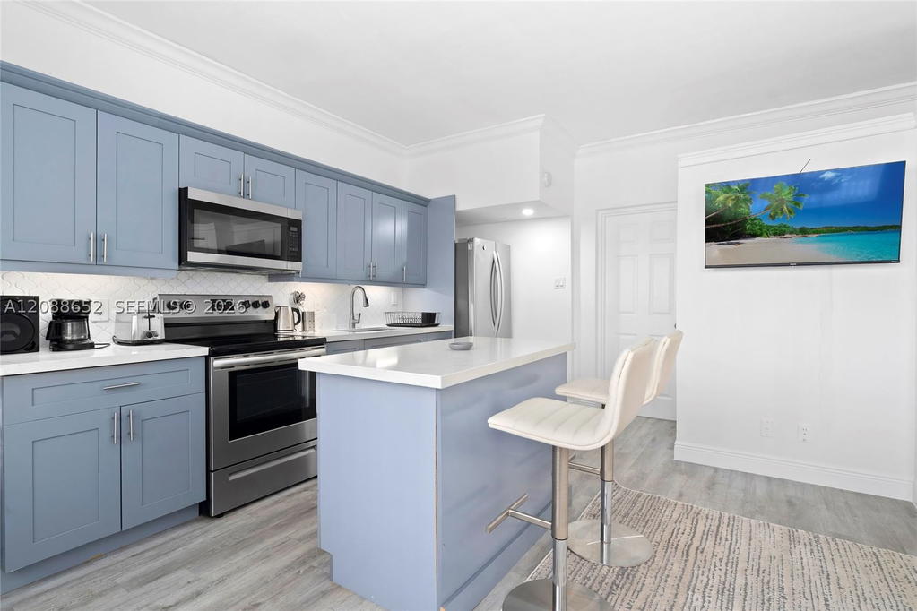 Real estate property located at 26 Diplomat Pkwy #2390, Broward, Diplomat Golf & Racquet C, Hallandale Beach, FL