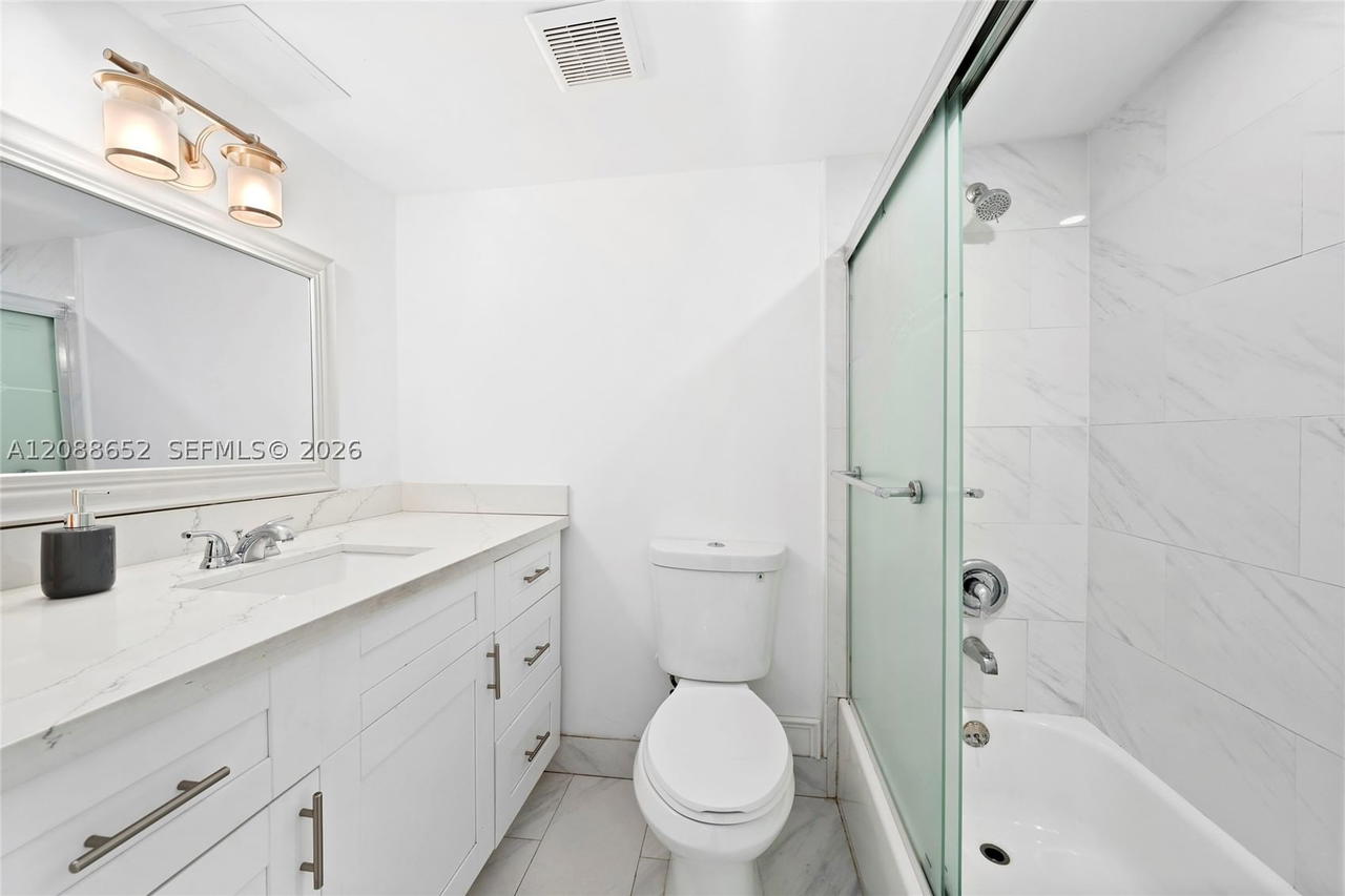 Real estate property located at 26 Diplomat Pkwy #2390, Broward, Diplomat Golf & Racquet C, Hallandale Beach, FL