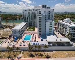 Real estate property located at 5401 Collins Ave #826, Miami-dade, The Carriage House Condo, Miami Beach, FL