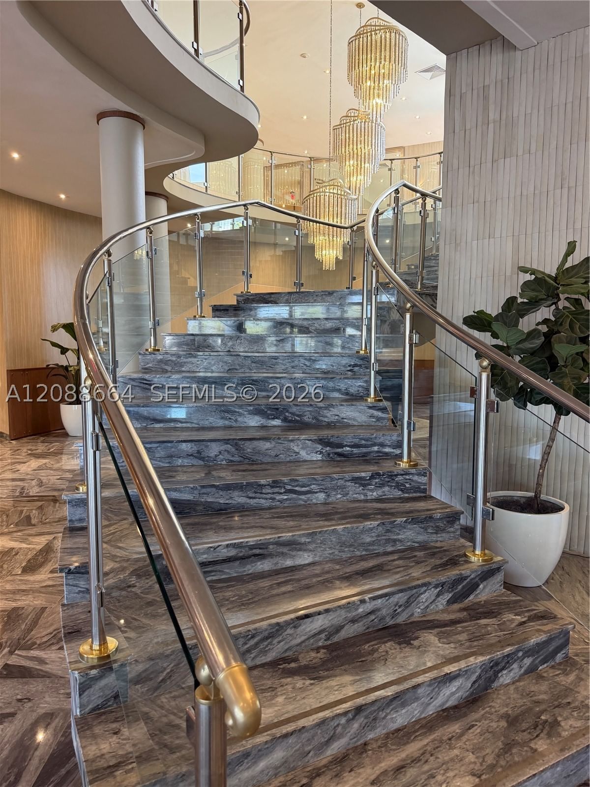 Real estate property located at 5401 Collins Ave #826, Miami-dade, The Carriage House Condo, Miami Beach, FL