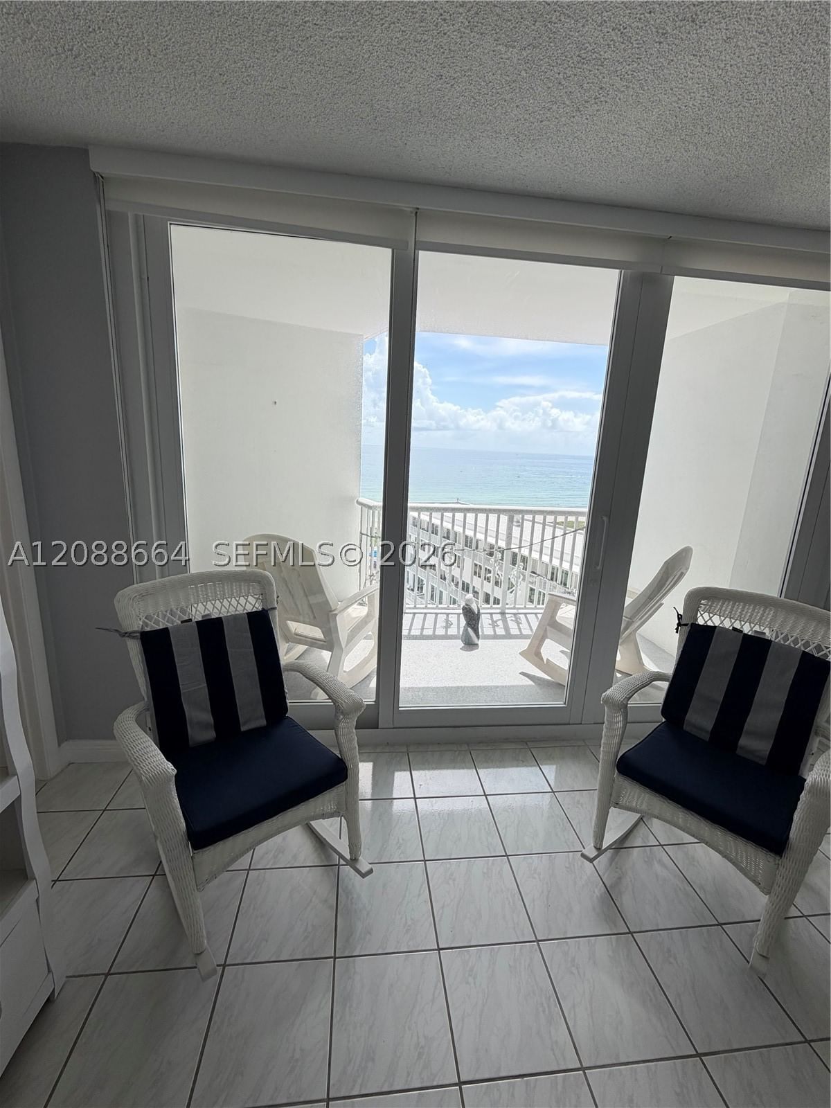 Real estate property located at 5401 Collins Ave #826, Miami-dade, The Carriage House Condo, Miami Beach, FL