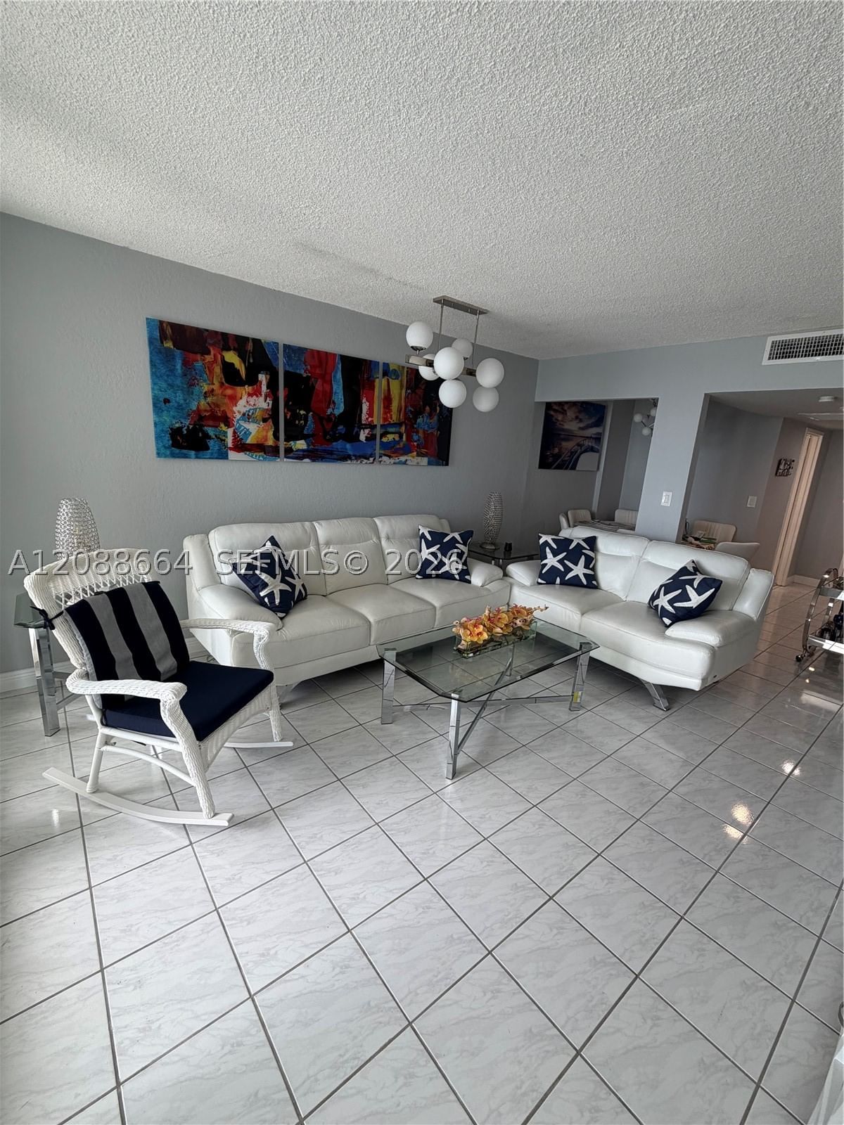 Real estate property located at 5401 Collins Ave #826, Miami-dade, The Carriage House Condo, Miami Beach, FL
