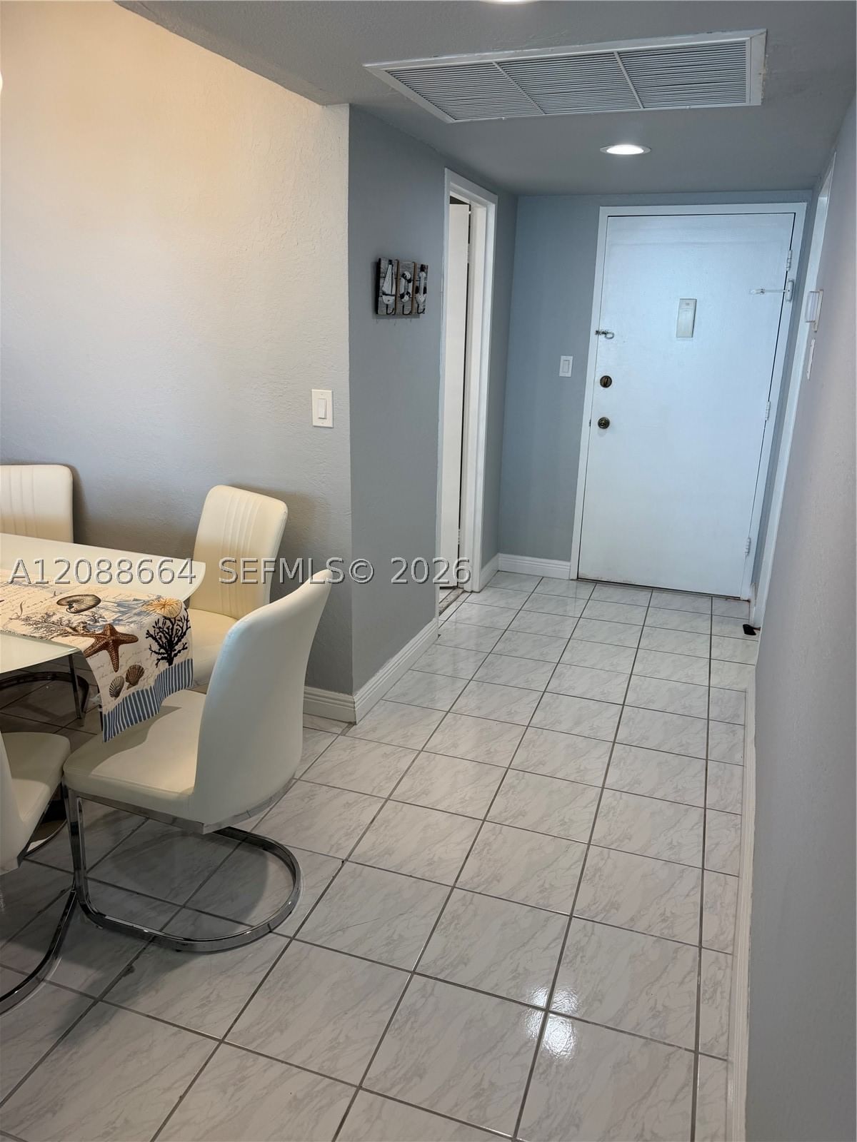 Real estate property located at 5401 Collins Ave #826, Miami-dade, The Carriage House Condo, Miami Beach, FL