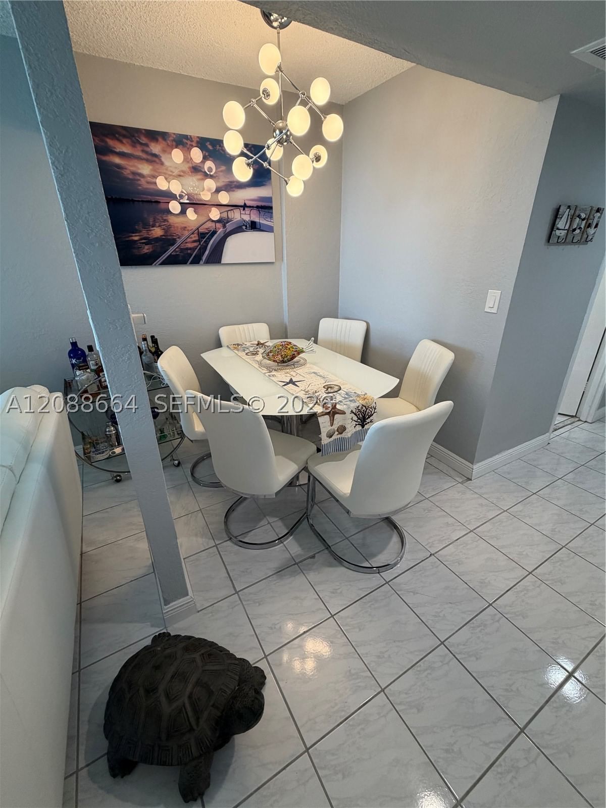 Real estate property located at 5401 Collins Ave #826, Miami-dade, The Carriage House Condo, Miami Beach, FL