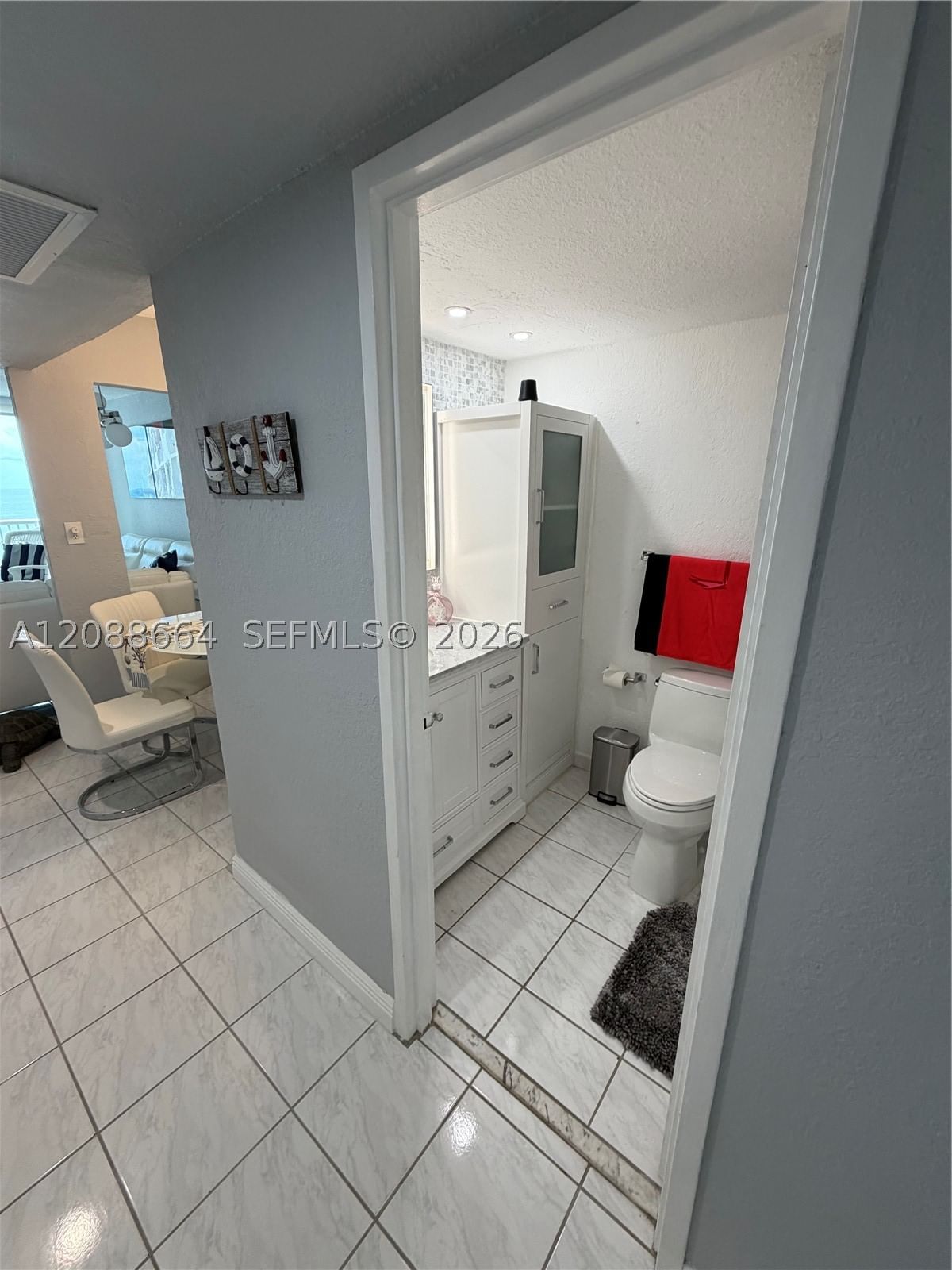 Real estate property located at 5401 Collins Ave #826, Miami-dade, The Carriage House Condo, Miami Beach, FL