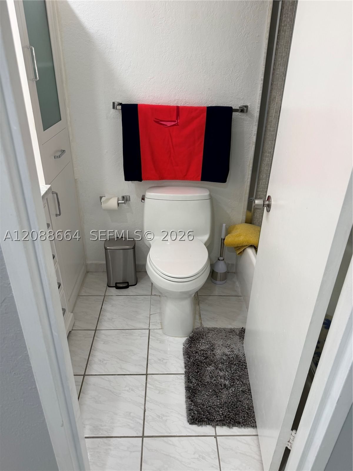 Real estate property located at 5401 Collins Ave #826, Miami-dade, The Carriage House Condo, Miami Beach, FL