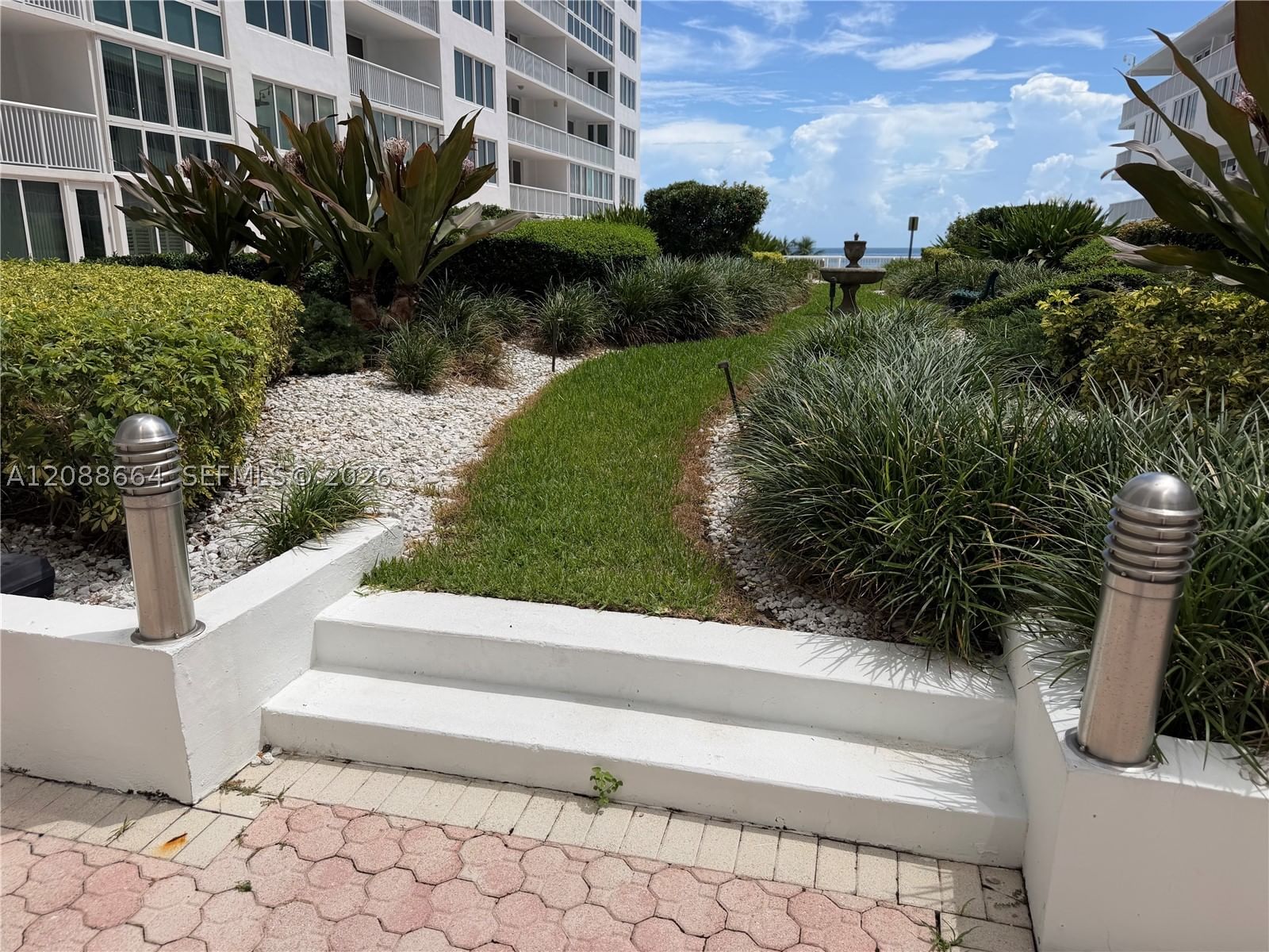 Real estate property located at 5401 Collins Ave #826, Miami-dade, The Carriage House Condo, Miami Beach, FL