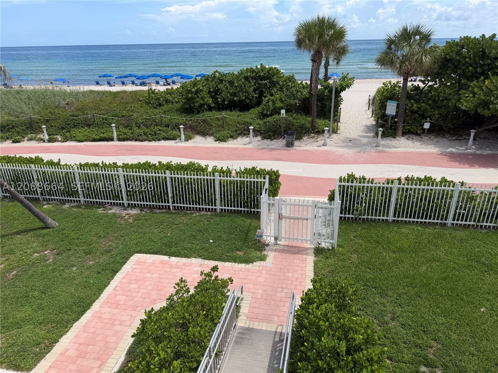 Real estate property located at 5401 Collins Ave #826, Miami-dade, The Carriage House Condo, Miami Beach, FL