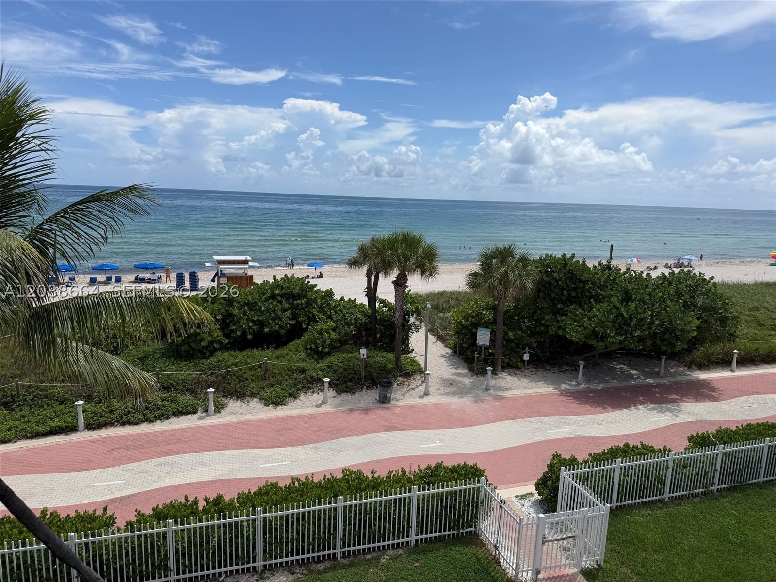 Real estate property located at 5401 Collins Ave #826, Miami-dade, The Carriage House Condo, Miami Beach, FL