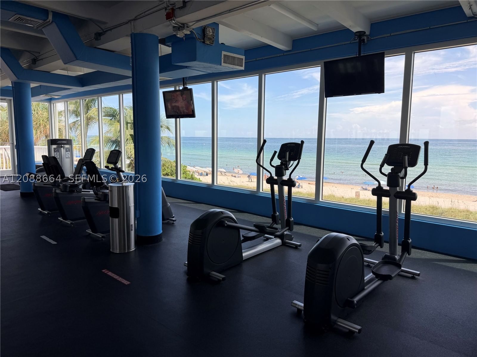 Real estate property located at 5401 Collins Ave #826, Miami-dade, The Carriage House Condo, Miami Beach, FL