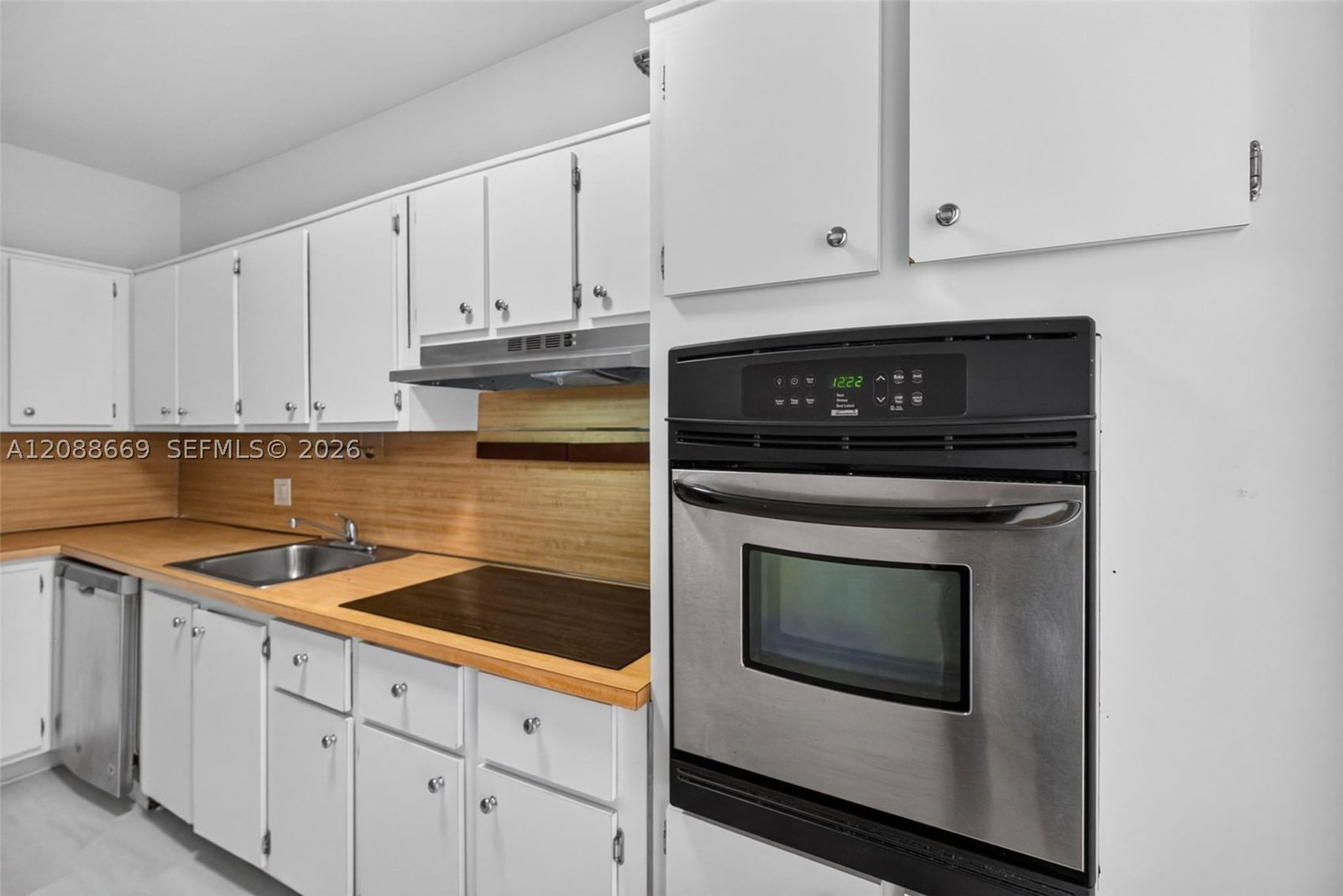 Real estate property located at 1880 Treasure Dr #4M, Miami-dade, Treasure Bay Club Condo, North Bay Village, FL