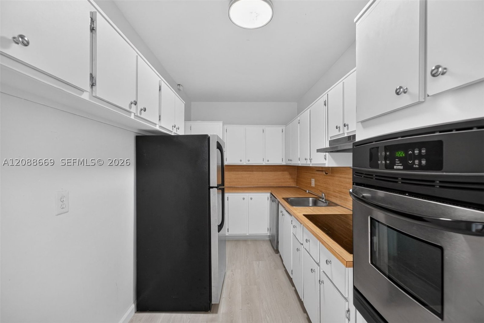 Real estate property located at 1880 Treasure Dr #4M, Miami-dade, Treasure Bay Club Condo, North Bay Village, FL