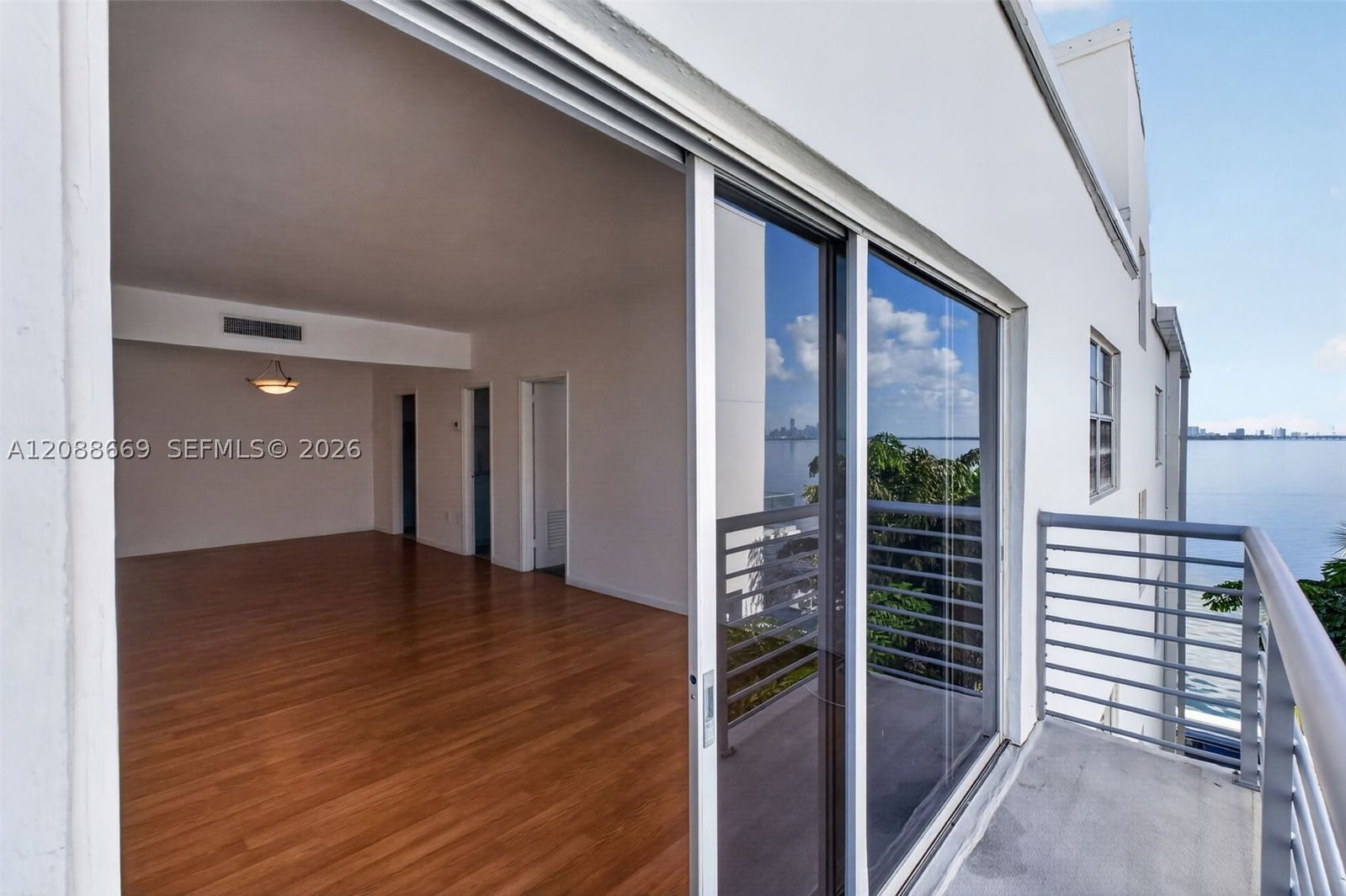 Real estate property located at 1880 Treasure Dr #4M, Miami-dade, Treasure Bay Club Condo, North Bay Village, FL