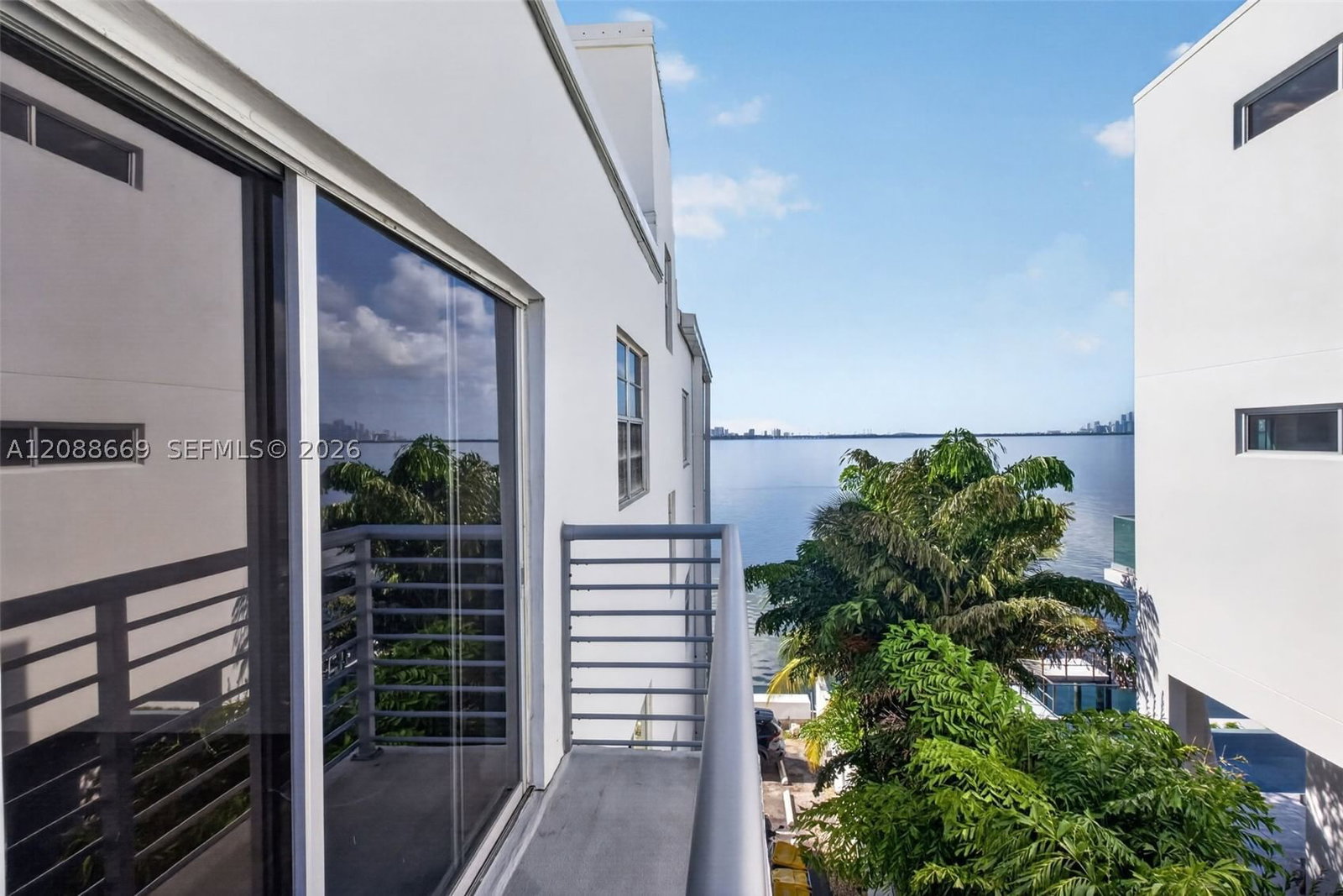 Real estate property located at 1880 Treasure Dr #4M, Miami-dade, Treasure Bay Club Condo, North Bay Village, FL