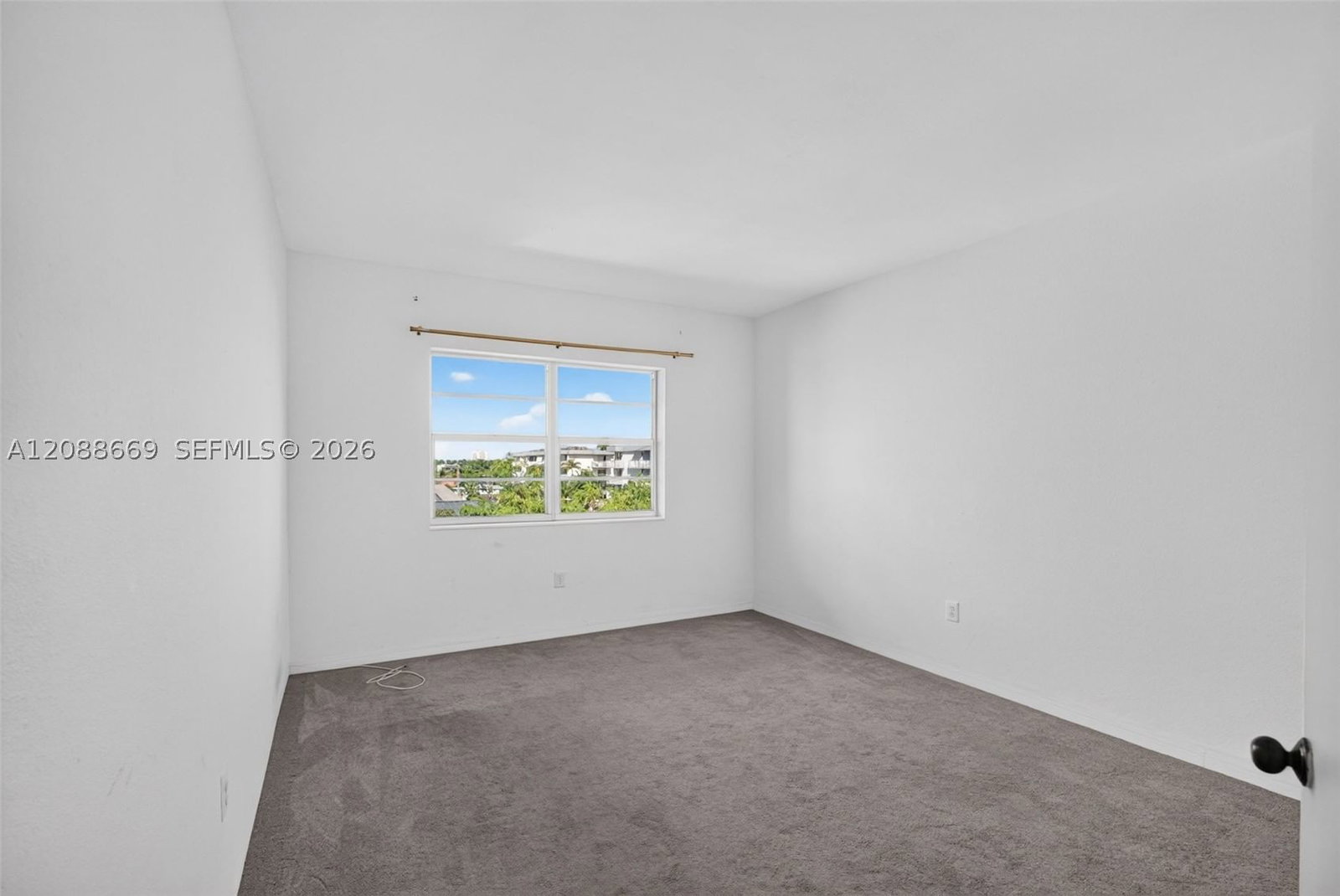 Real estate property located at 1880 Treasure Dr #4M, Miami-dade, Treasure Bay Club Condo, North Bay Village, FL