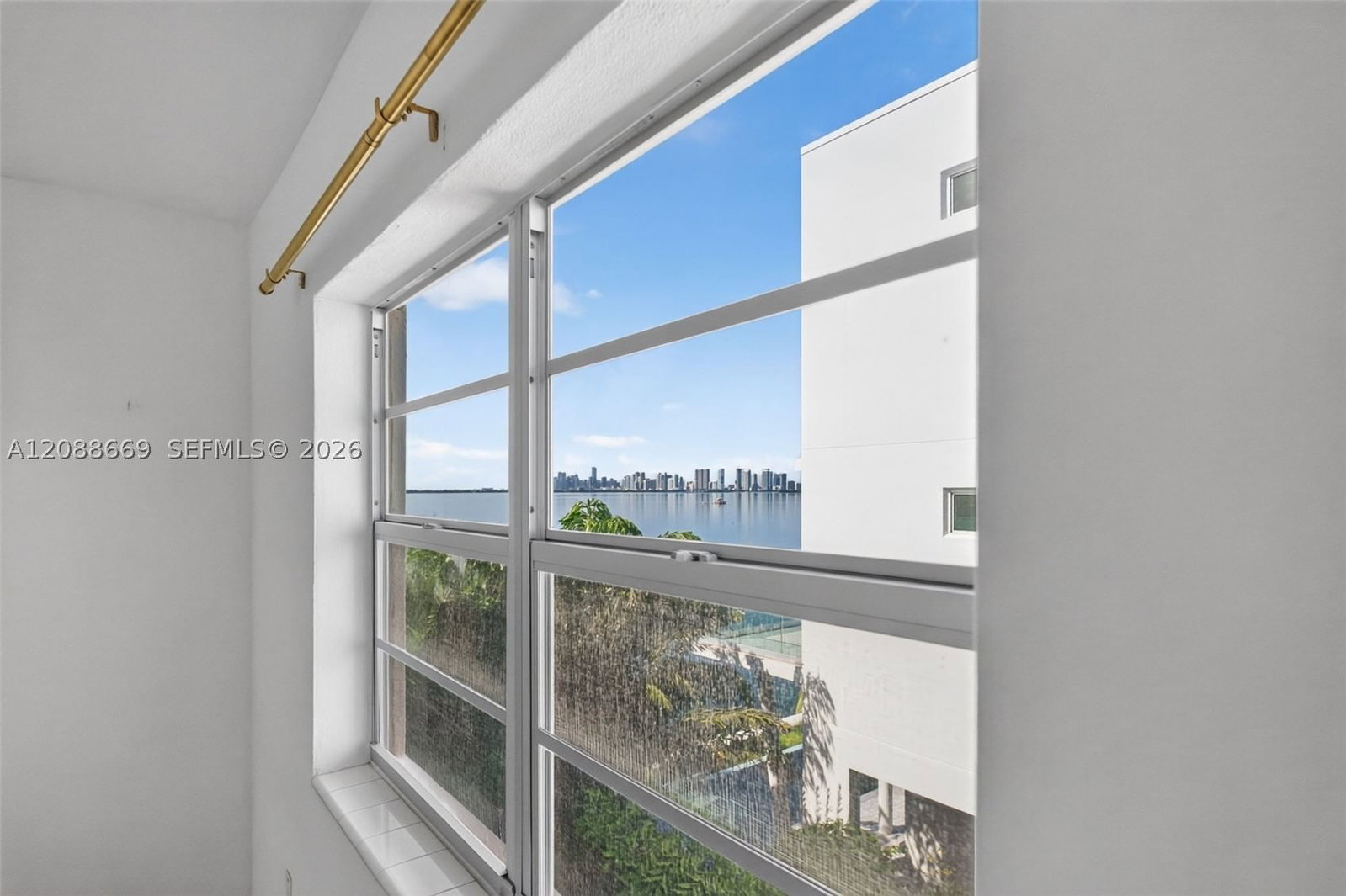 Real estate property located at 1880 Treasure Dr #4M, Miami-dade, Treasure Bay Club Condo, North Bay Village, FL