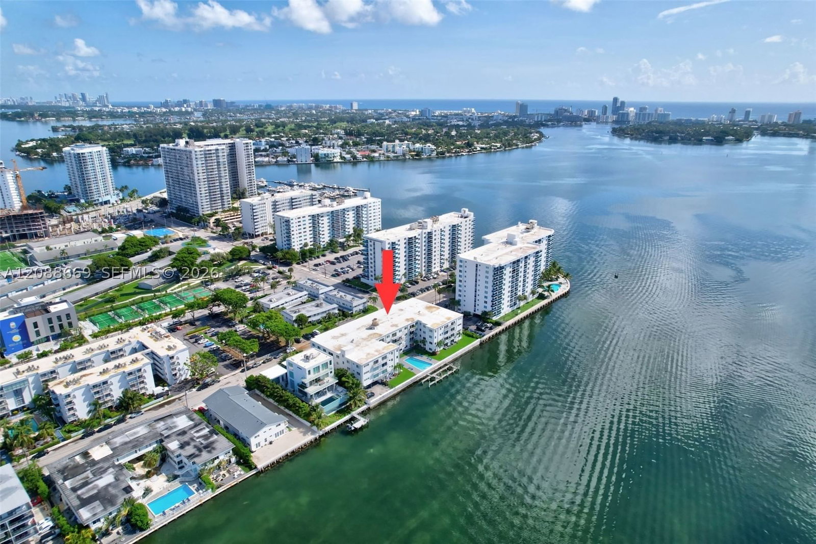 Real estate property located at 1880 Treasure Dr #4M, Miami-dade, Treasure Bay Club Condo, North Bay Village, FL