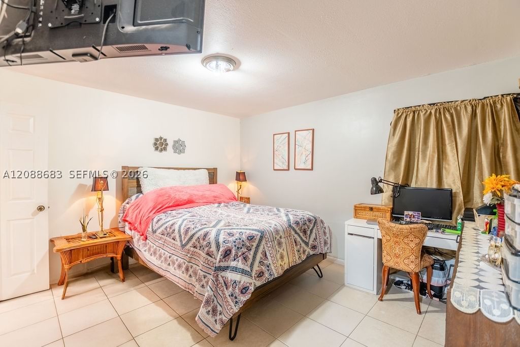 Real estate property located at 1111 San Remo Cir, Miami-dade, San Remo, Homestead, FL