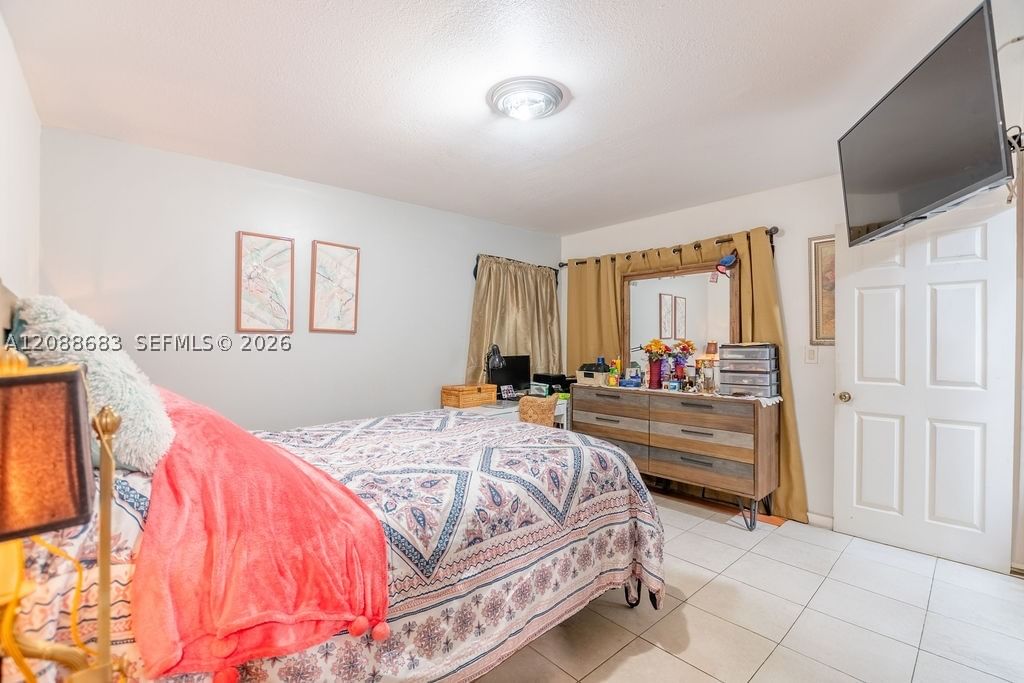 Real estate property located at 1111 San Remo Cir, Miami-dade, San Remo, Homestead, FL