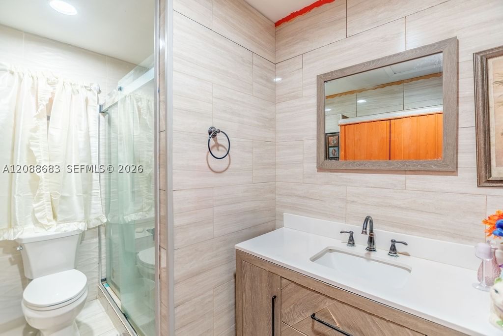 Real estate property located at 1111 San Remo Cir, Miami-dade, San Remo, Homestead, FL
