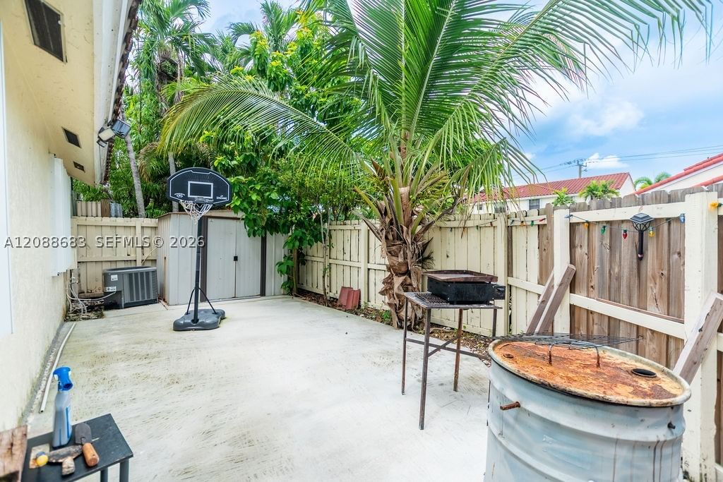 Real estate property located at 1111 San Remo Cir, Miami-dade, San Remo, Homestead, FL