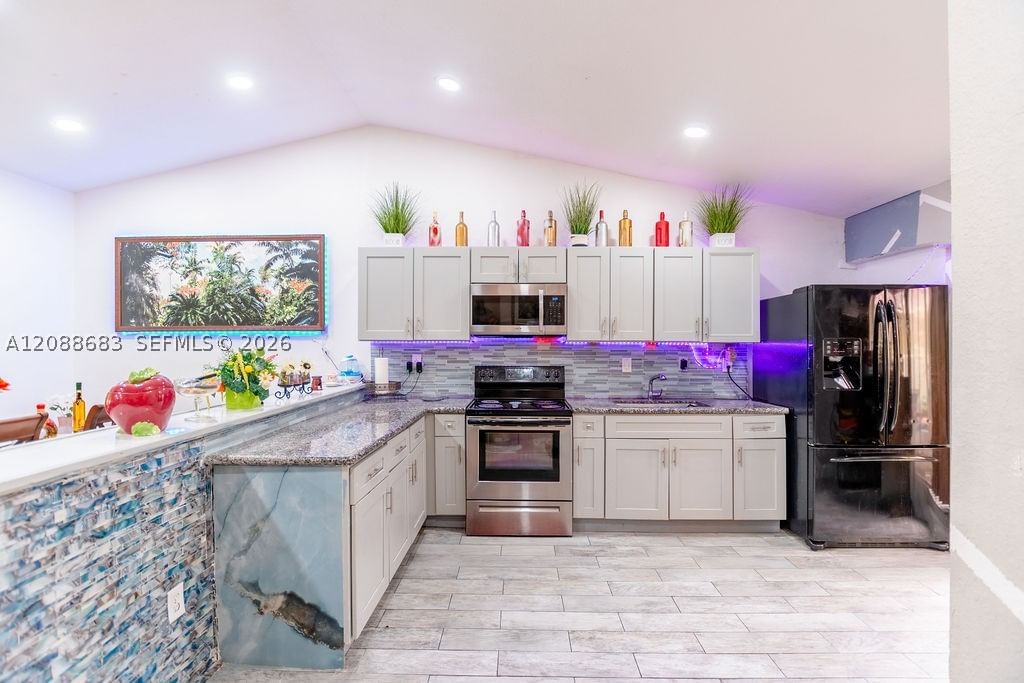 Real estate property located at 1111 San Remo Cir, Miami-dade, San Remo, Homestead, FL