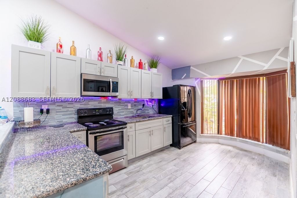 Real estate property located at 1111 San Remo Cir, Miami-dade, San Remo, Homestead, FL