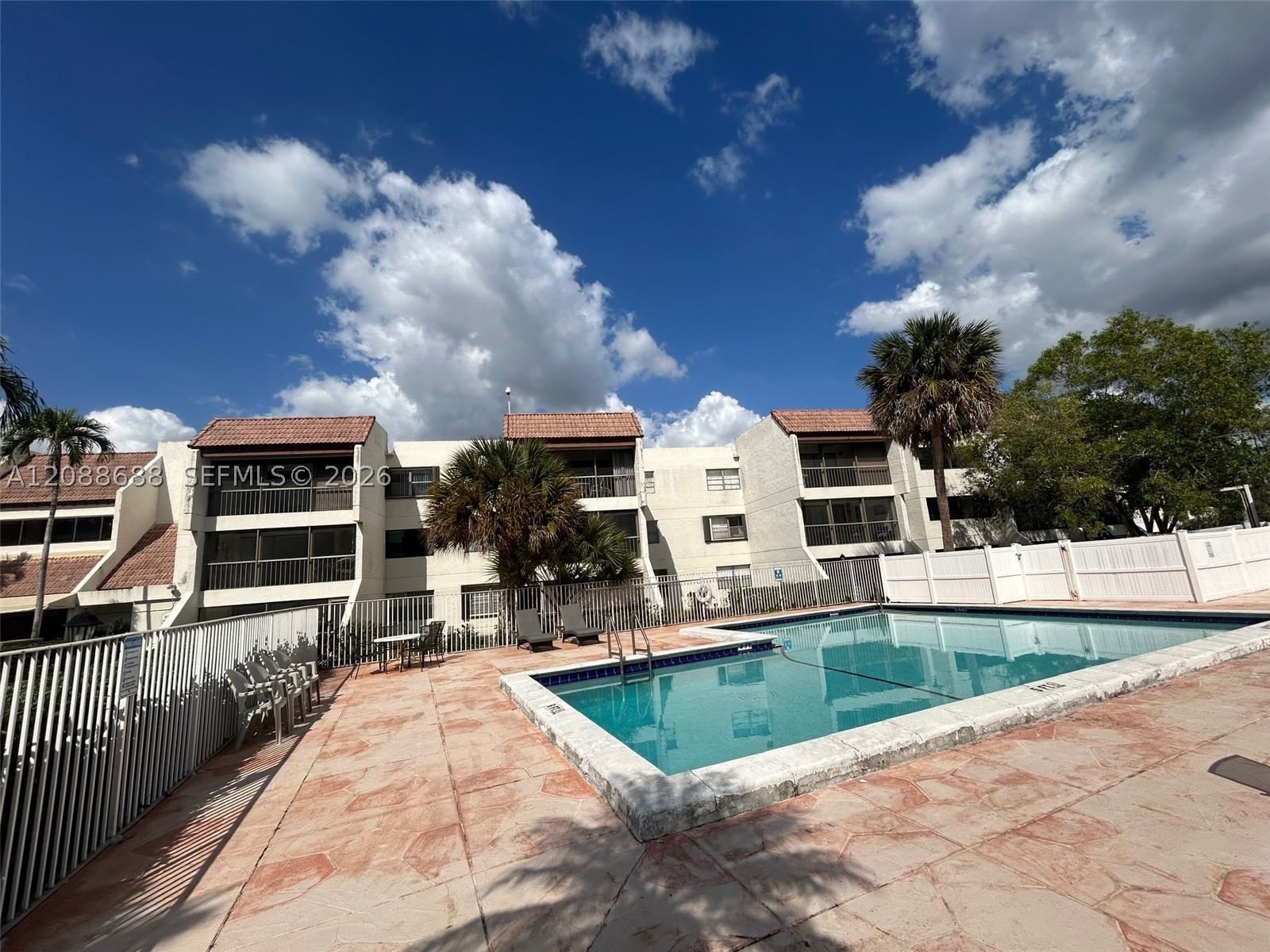 Real estate property located at 303 Racquet Club Rd #311, Broward, Building Five Of Racquet, Weston, FL