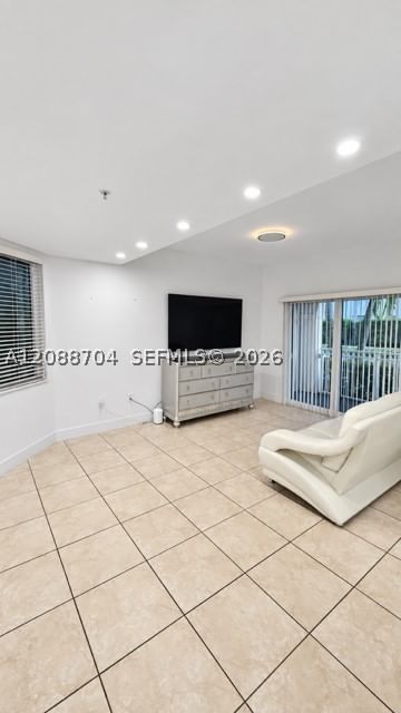 Real estate property located at 11401 89th St #111, Miami-dade, St Mortiz At Doral Condo, Doral, FL