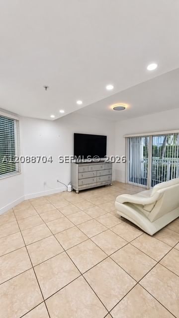Real estate property located at 11401 89th St #111, Miami-dade, St Mortiz At Doral Condo, Doral, FL