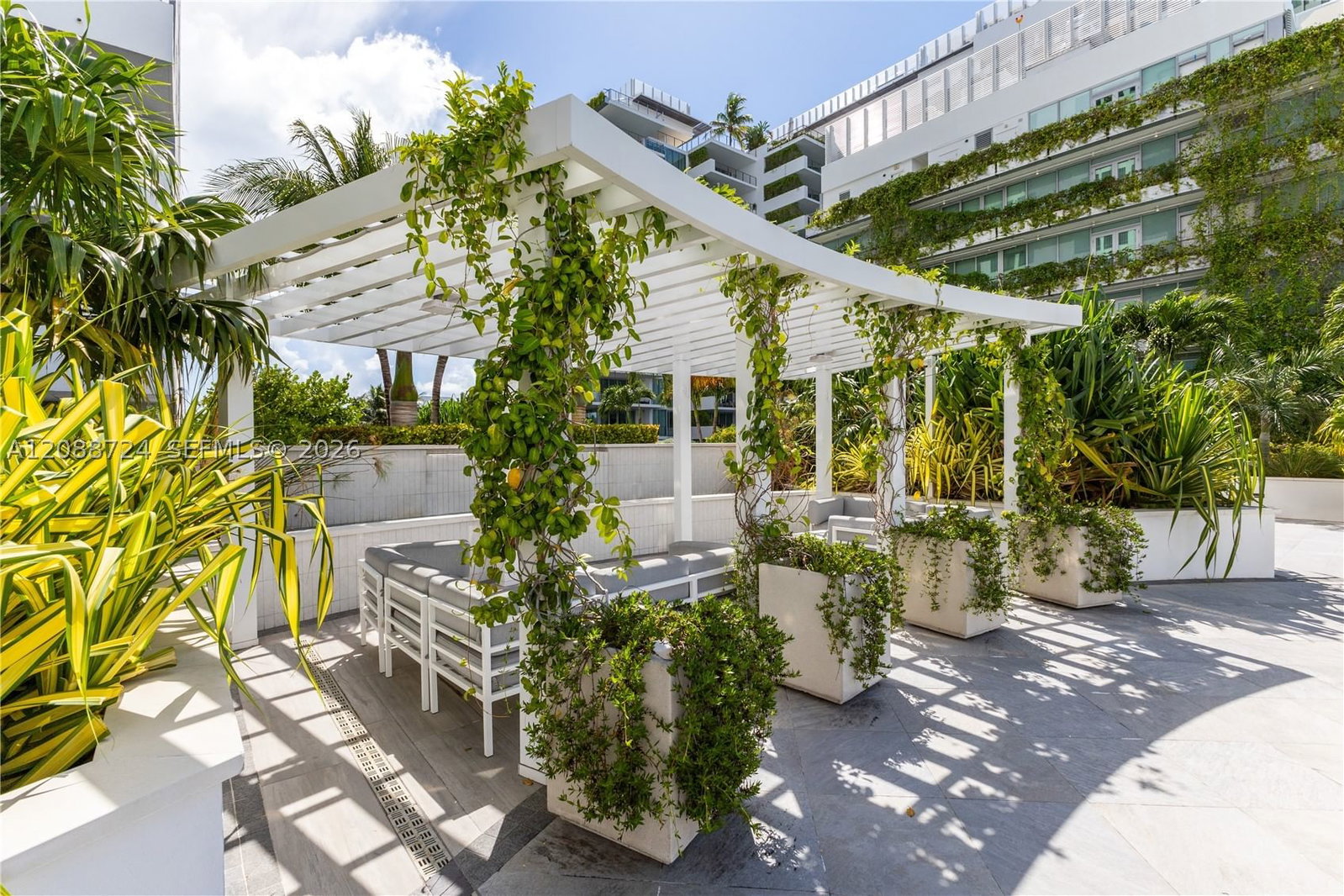 Real estate property located at 1330 West Ave #1111, Miami-dade, The Waverly At South Beac, Miami Beach, FL
