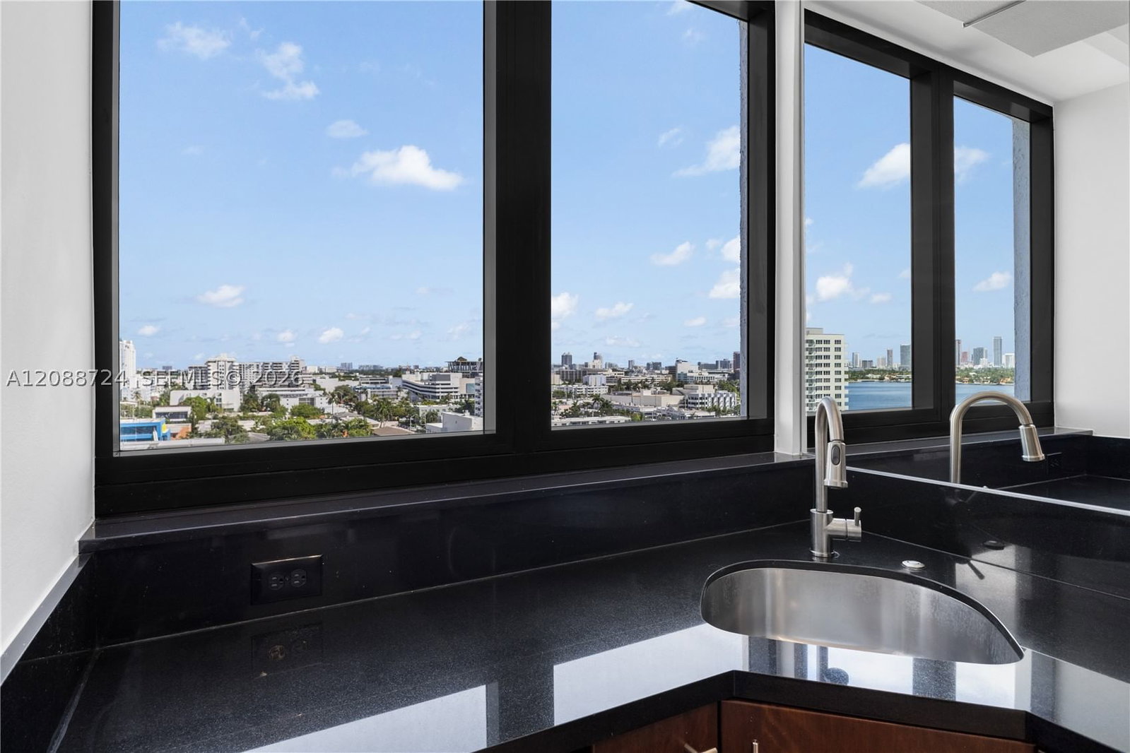 Real estate property located at 1330 West Ave #1111, Miami-dade, The Waverly At South Beac, Miami Beach, FL