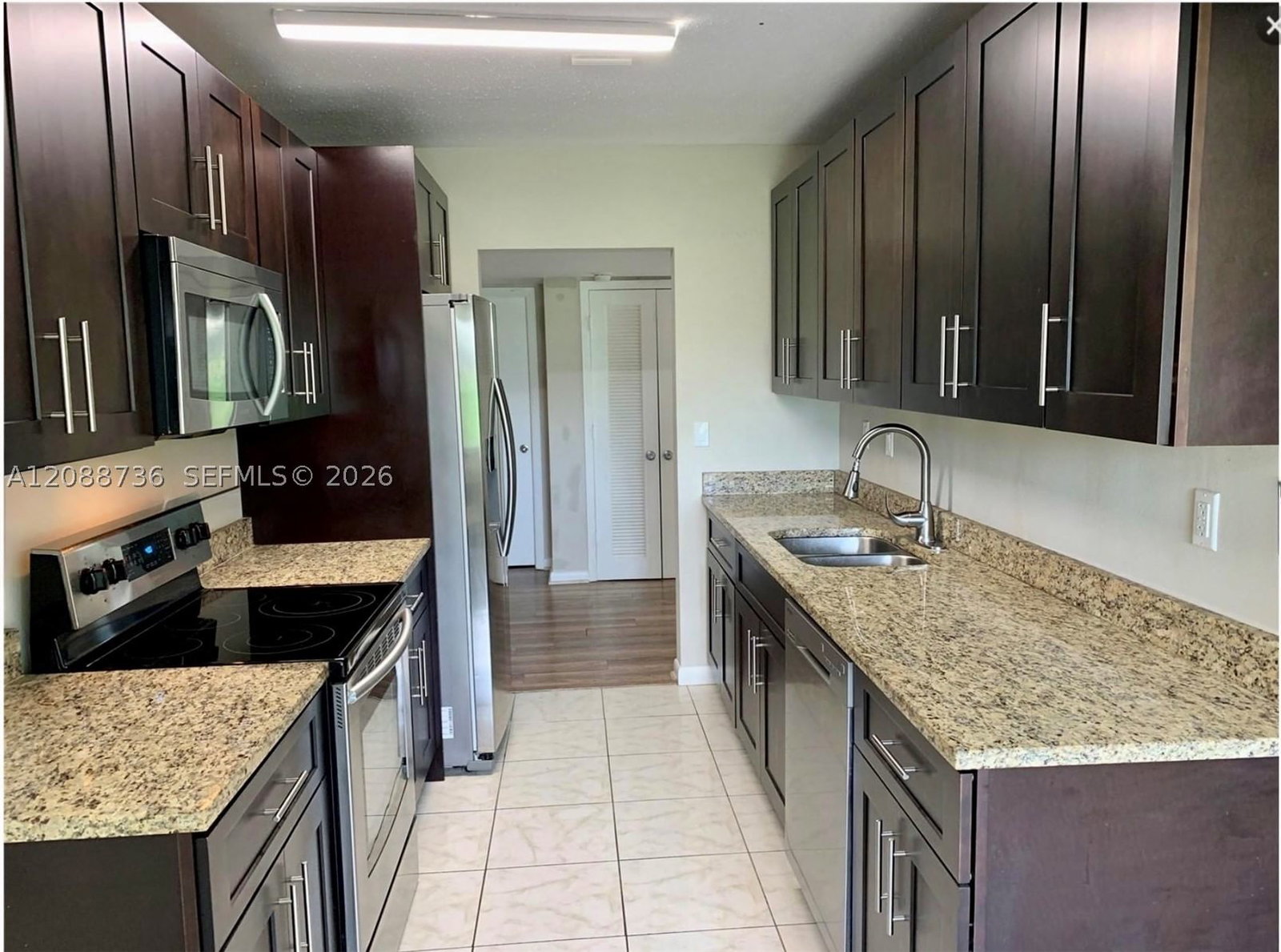 Real estate property located at 6105 Royal Poinciana Ln, Broward, Woodlands Sec Eight, Tamarac, FL
