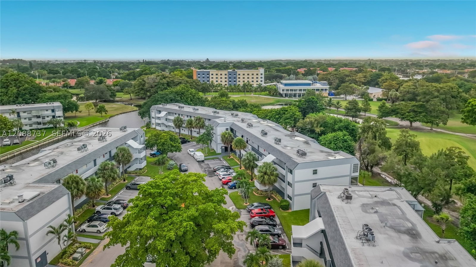 Real estate property located at 8370 Sands Point Blvd H208, Broward, Sands Point Condominium I, Tamarac, FL