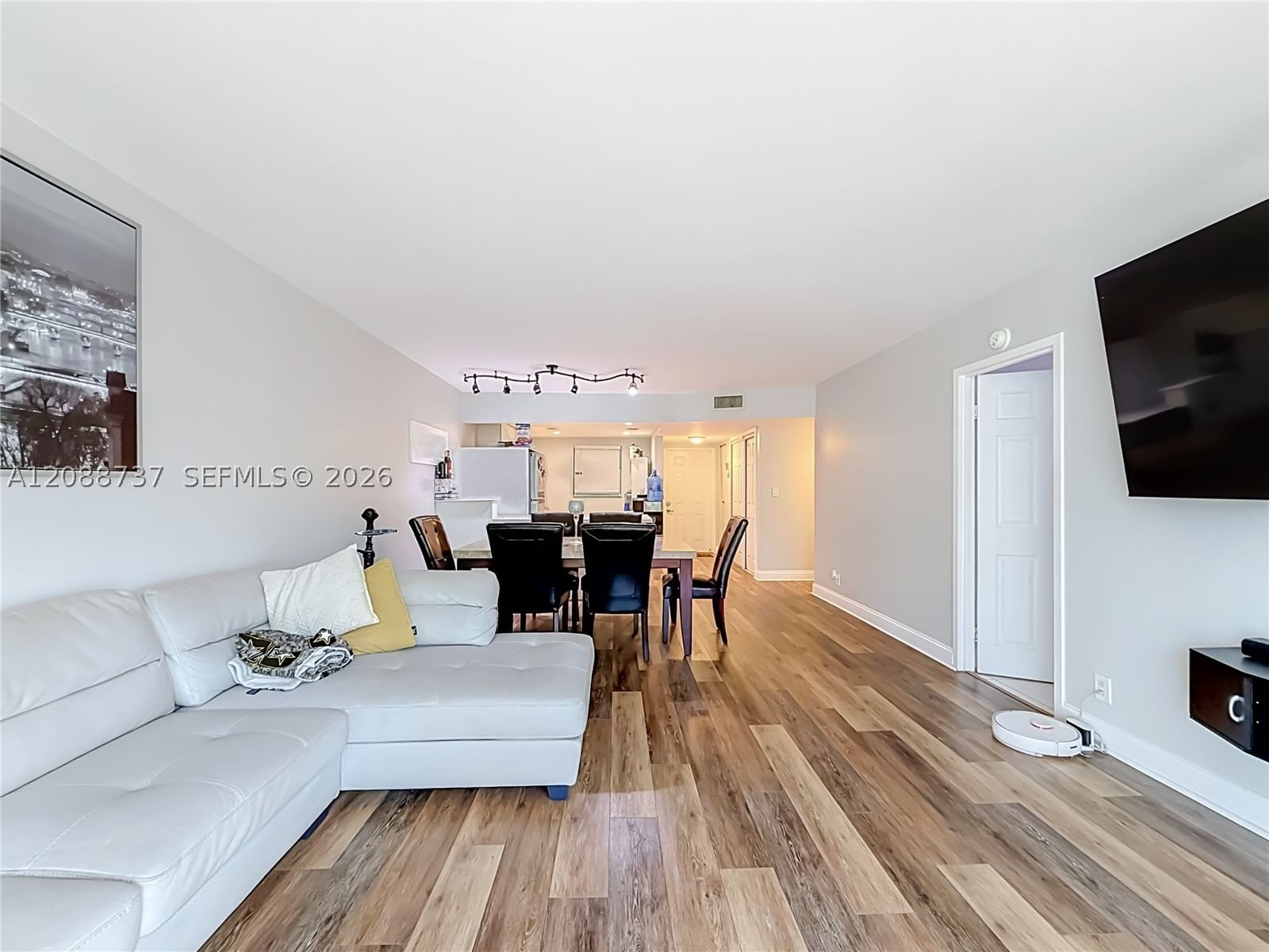 Real estate property located at 8370 Sands Point Blvd H208, Broward, Sands Point Condominium I, Tamarac, FL
