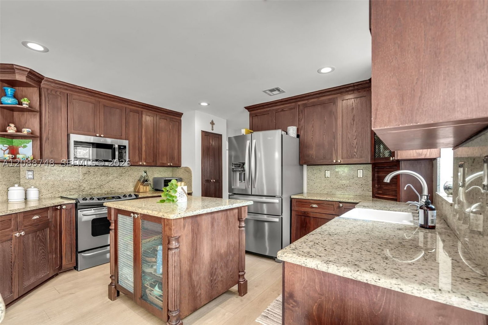 Real estate property located at 5380 113th Pl, Miami-dade, Doral Landings East, Doral, FL