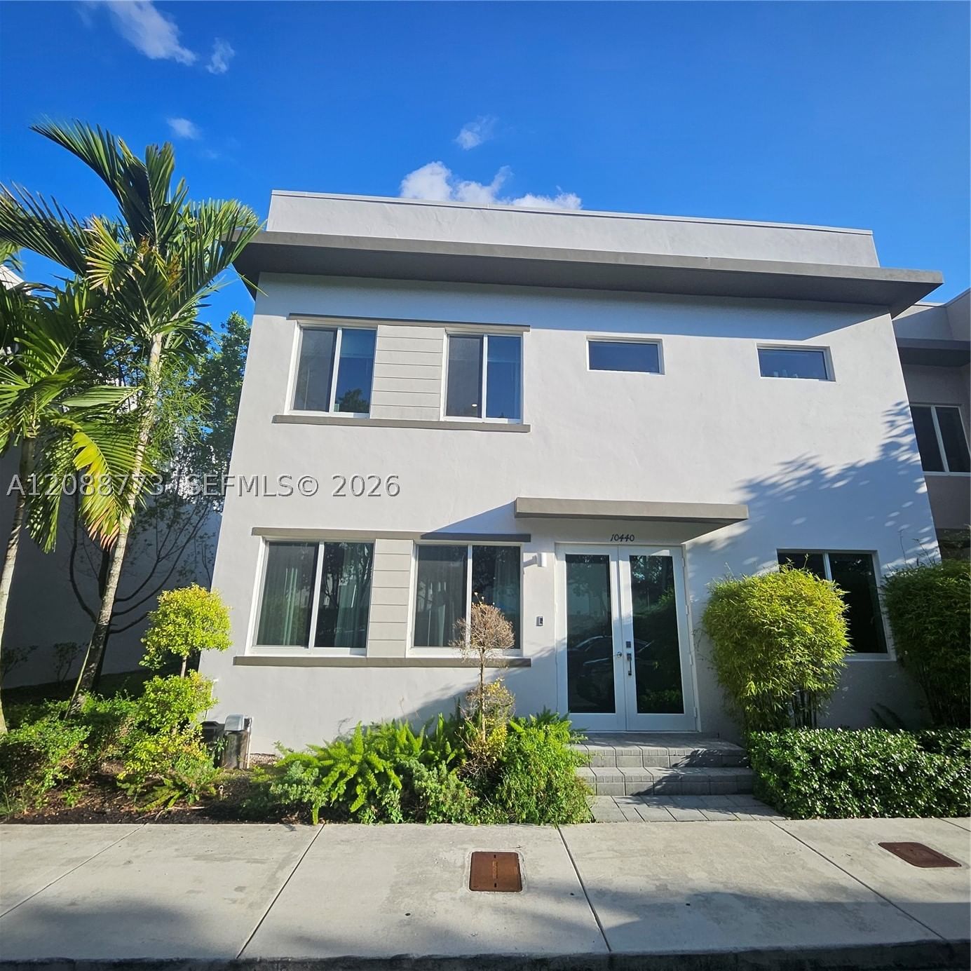 Real estate property located at 10440 67th St #10440, Miami-dade, Landmark At Doral Central, Doral, FL