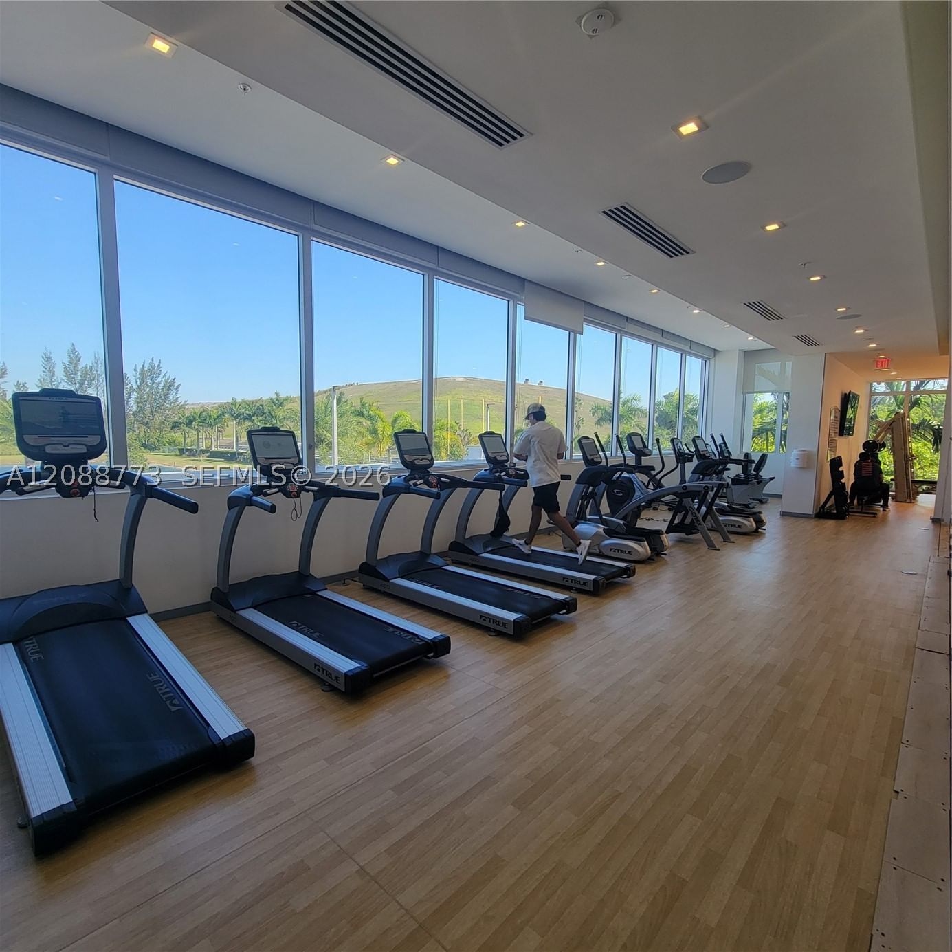 Real estate property located at 10440 67th St #10440, Miami-dade, Landmark At Doral Central, Doral, FL